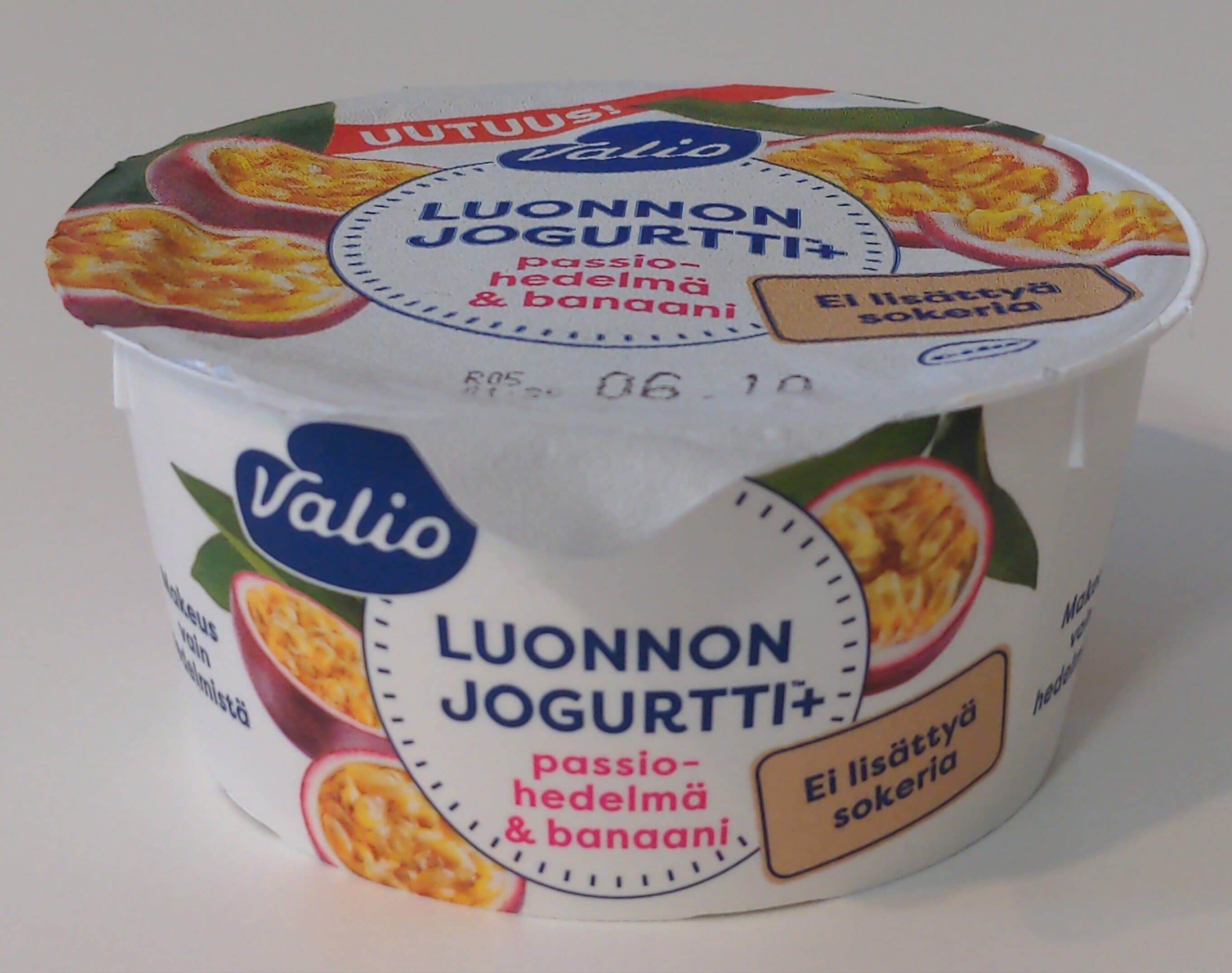 Valio Luonnonjogurtti+ Passio-hedelmä & Banaani packshot