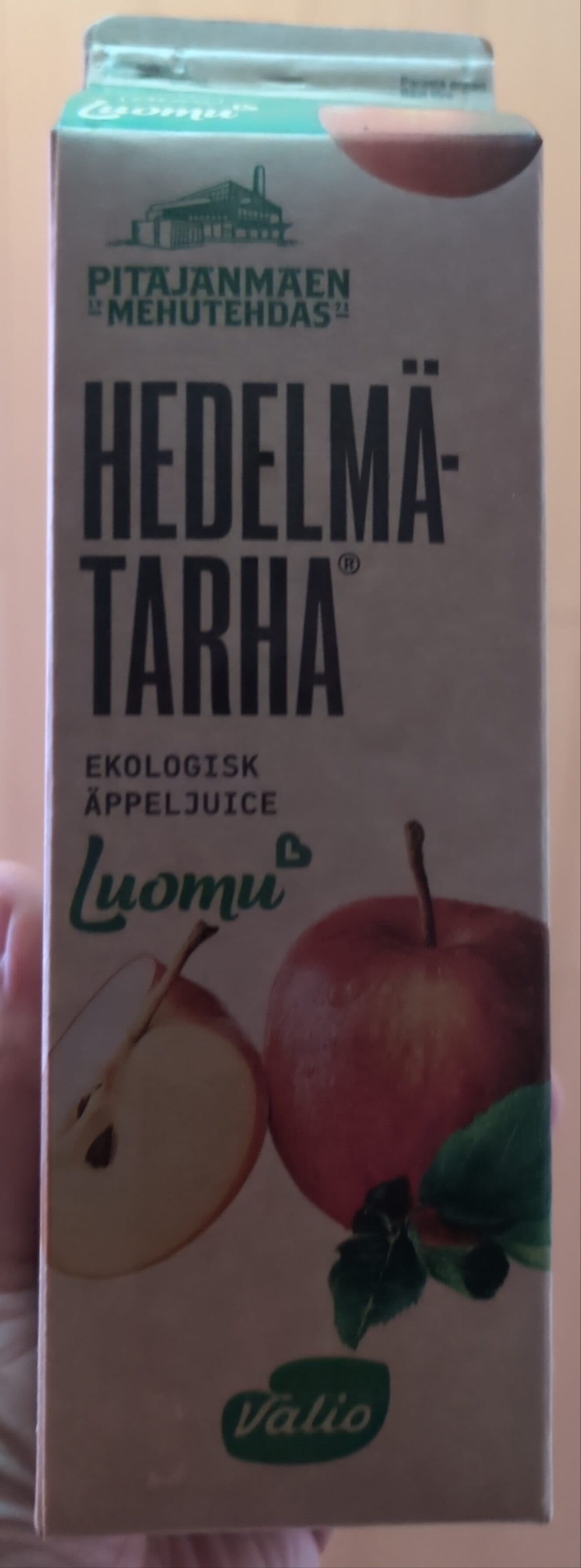 Valio Hedelmätarha Luomuomenatäysmehu packshot