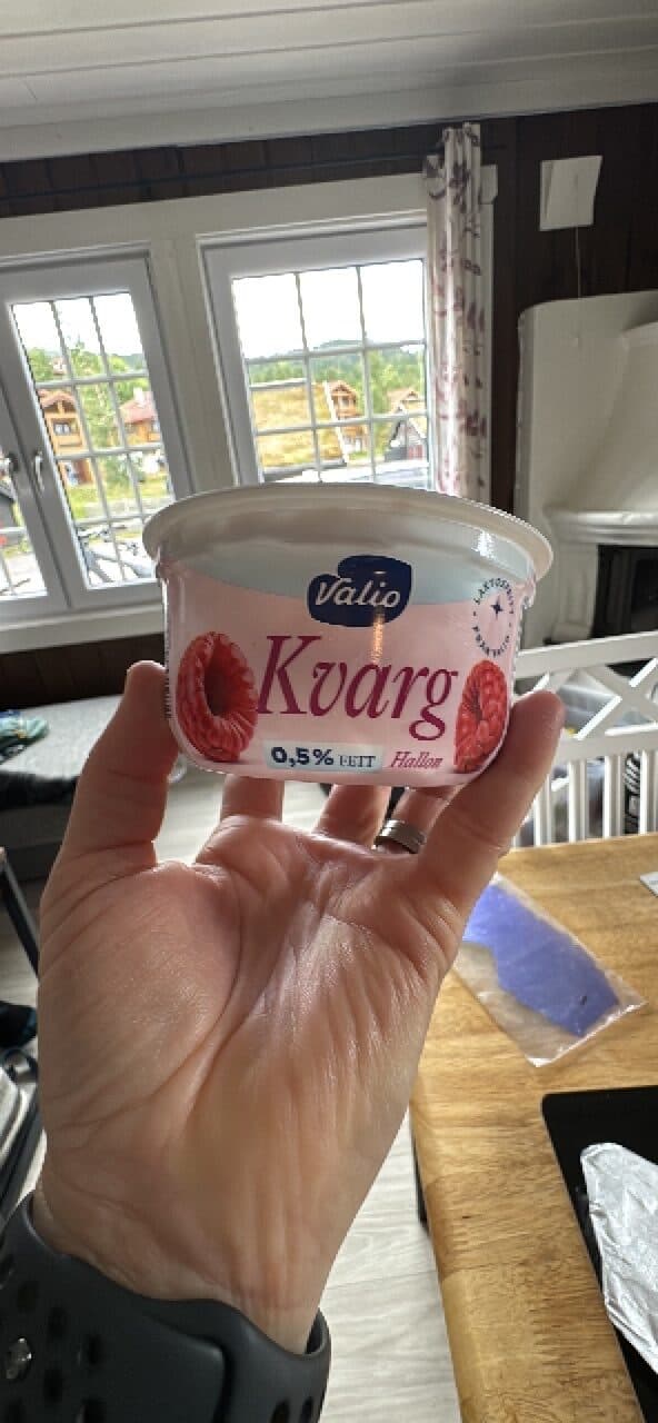 Valio Kvarg Hallon 0,5% Fett packshot