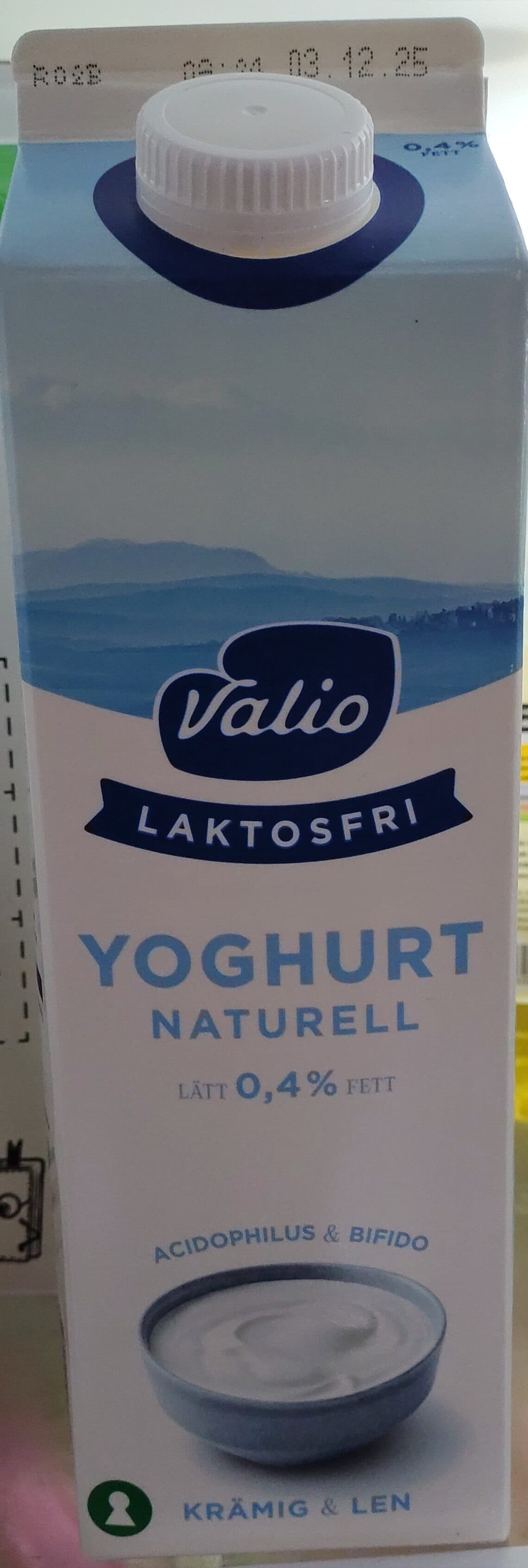Valio Lätt naturell yoghurt 0.4% packshot