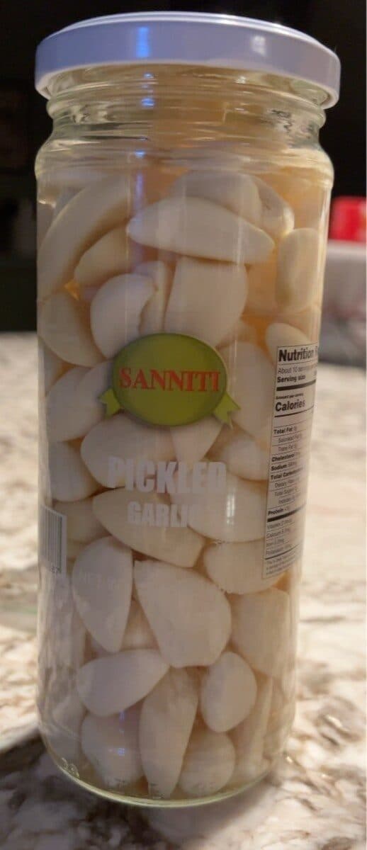 Sanniti Pickled Garlic packshot