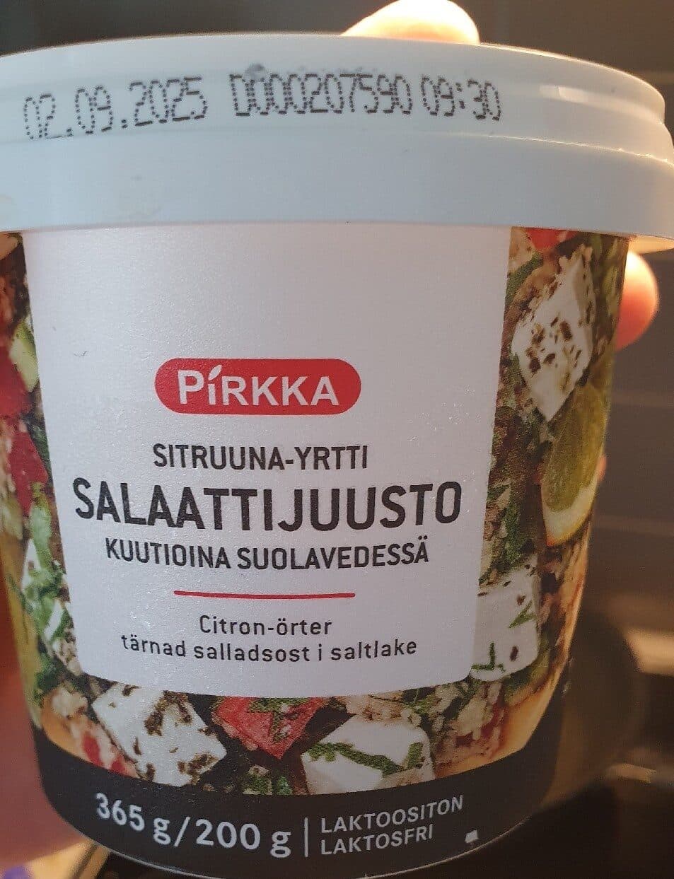 Pirkka Sitruuna-yrtti Salaattijuusto Kuutioituna Vedessä packshot