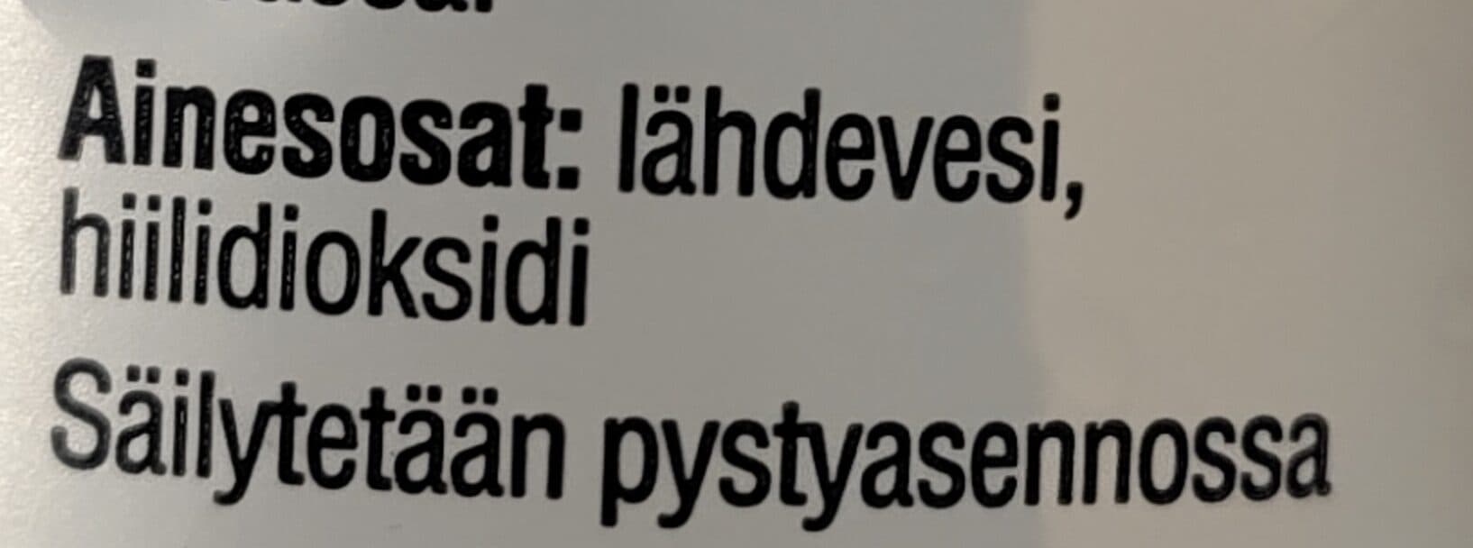 Lähdevesi Acqua minerale naturale frizzante packshot