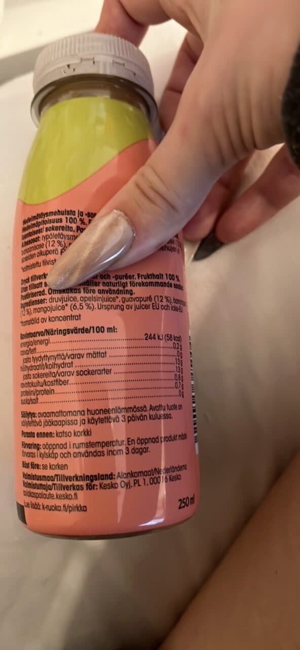 PIRKKA GUAVA-BANAANI-MANGO SMOOTHIE packshot