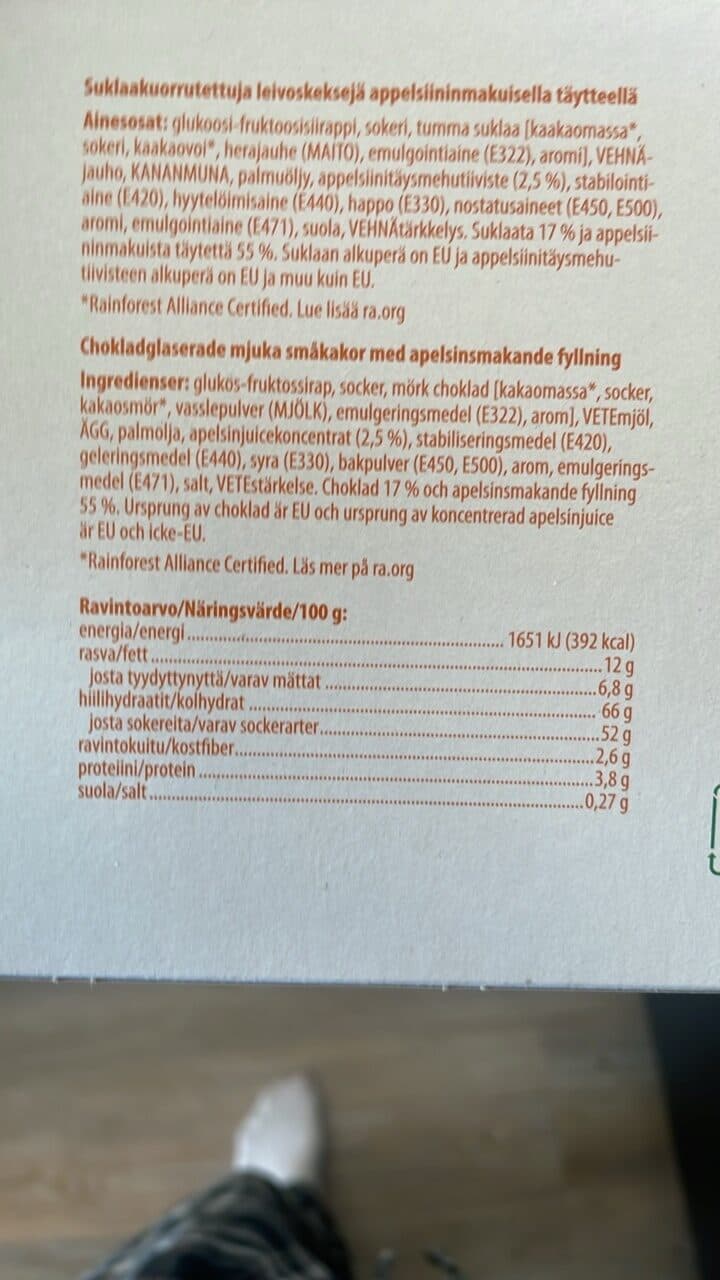 K Menu Suklaakuorrutettuja leivoskeksejä appelsiininmakuisella täytteellä packshot