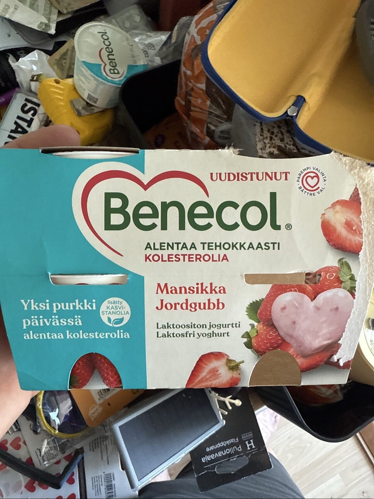 Benecol Strawberry Yoghurt packshot