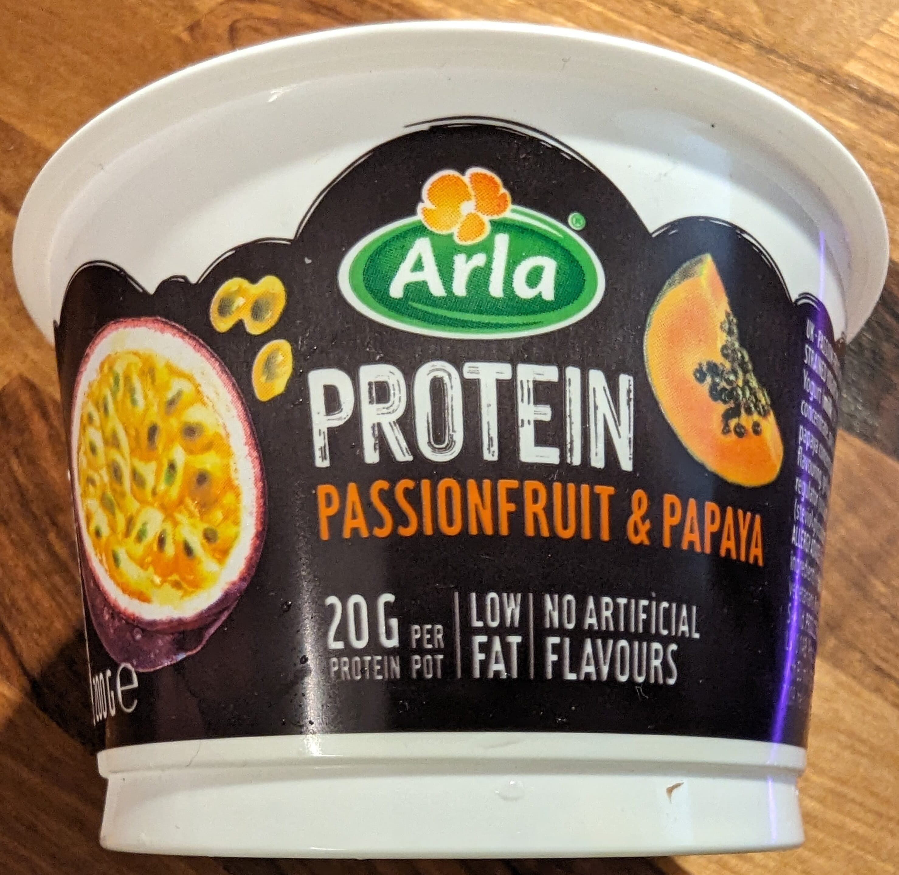 Arla Protein Passionfruit & Papaya packshot