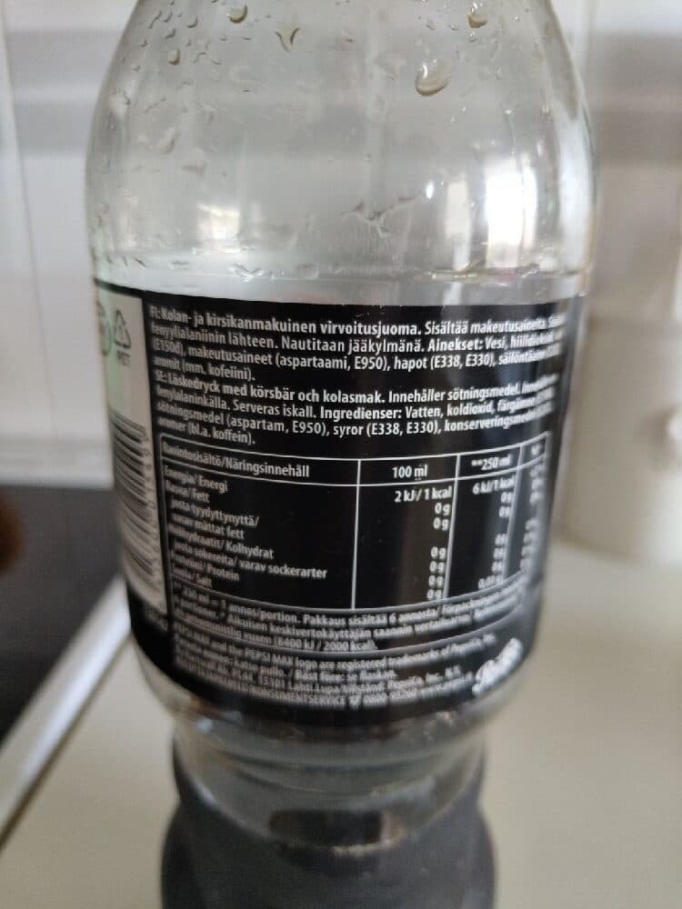 Pepsi Pepsi max cherry packshot