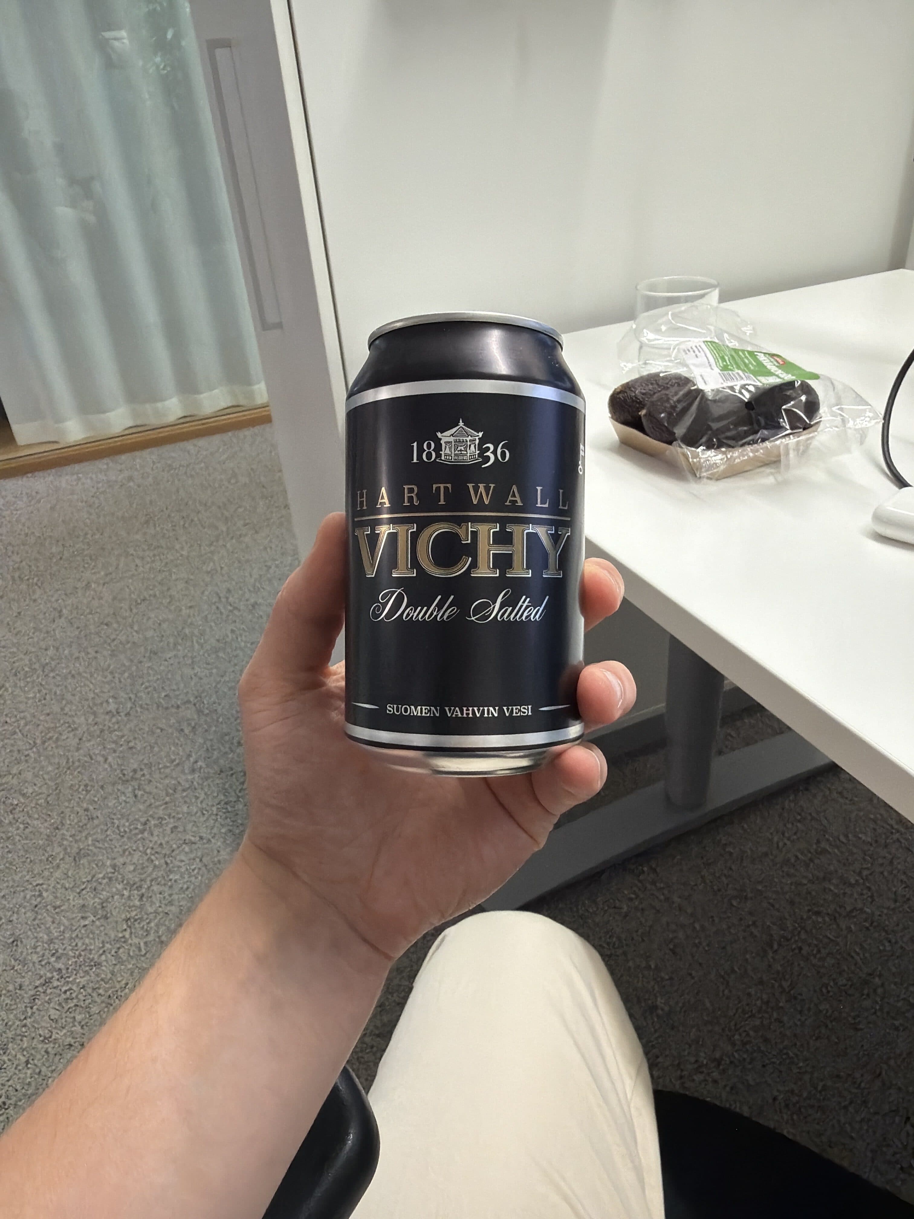 Hartwall Vichy double salted packshot