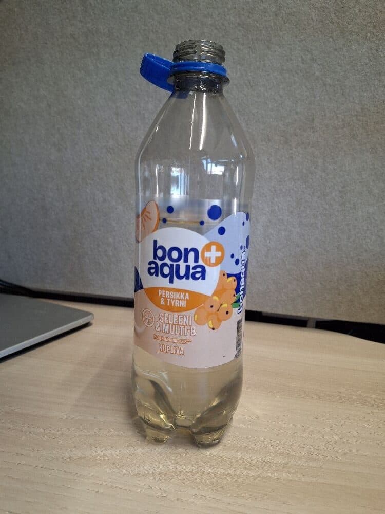 Bonaqua Persikka & tyrni packshot
