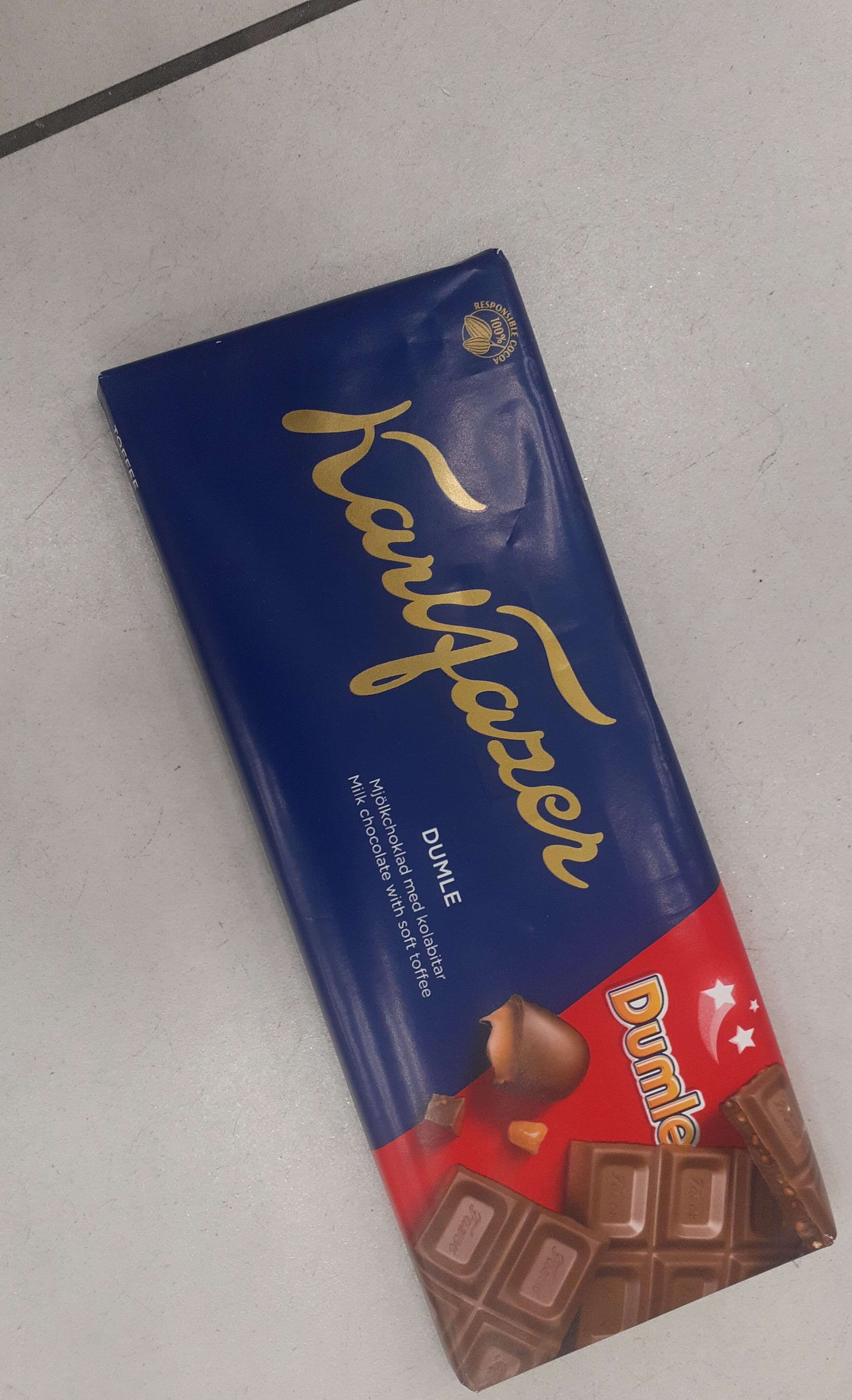 Karl Fazer Dumle bar packshot