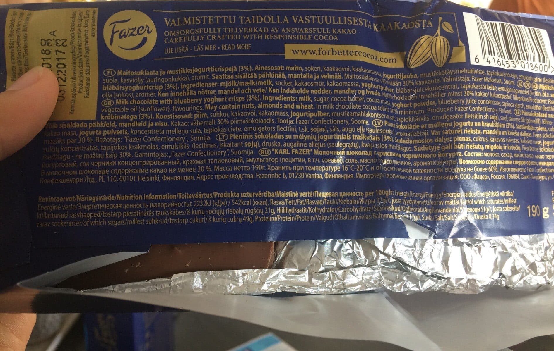Fazer Blueberry Yoghurt Crisps In Milk Chocolate Bar packshot