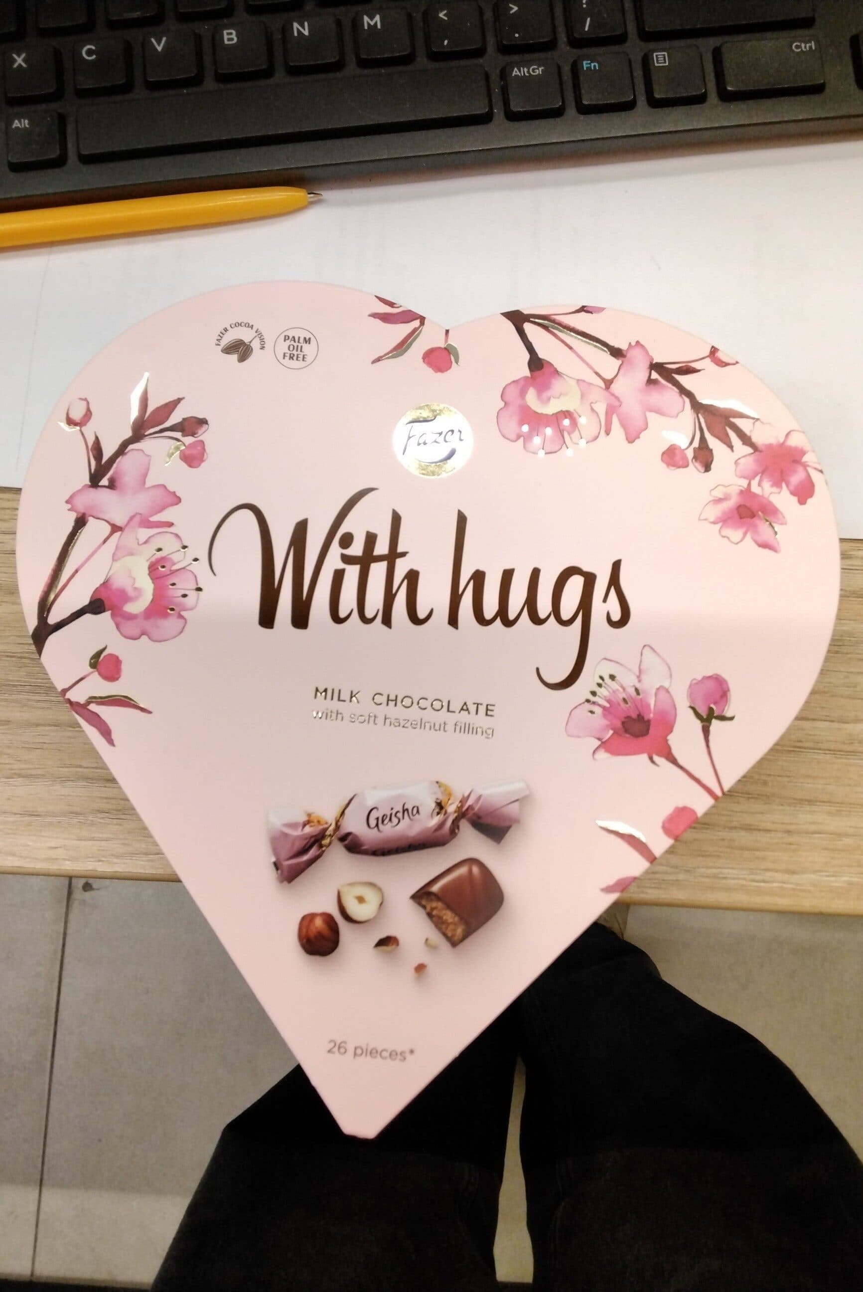 Fazer geisha with hugs packshot
