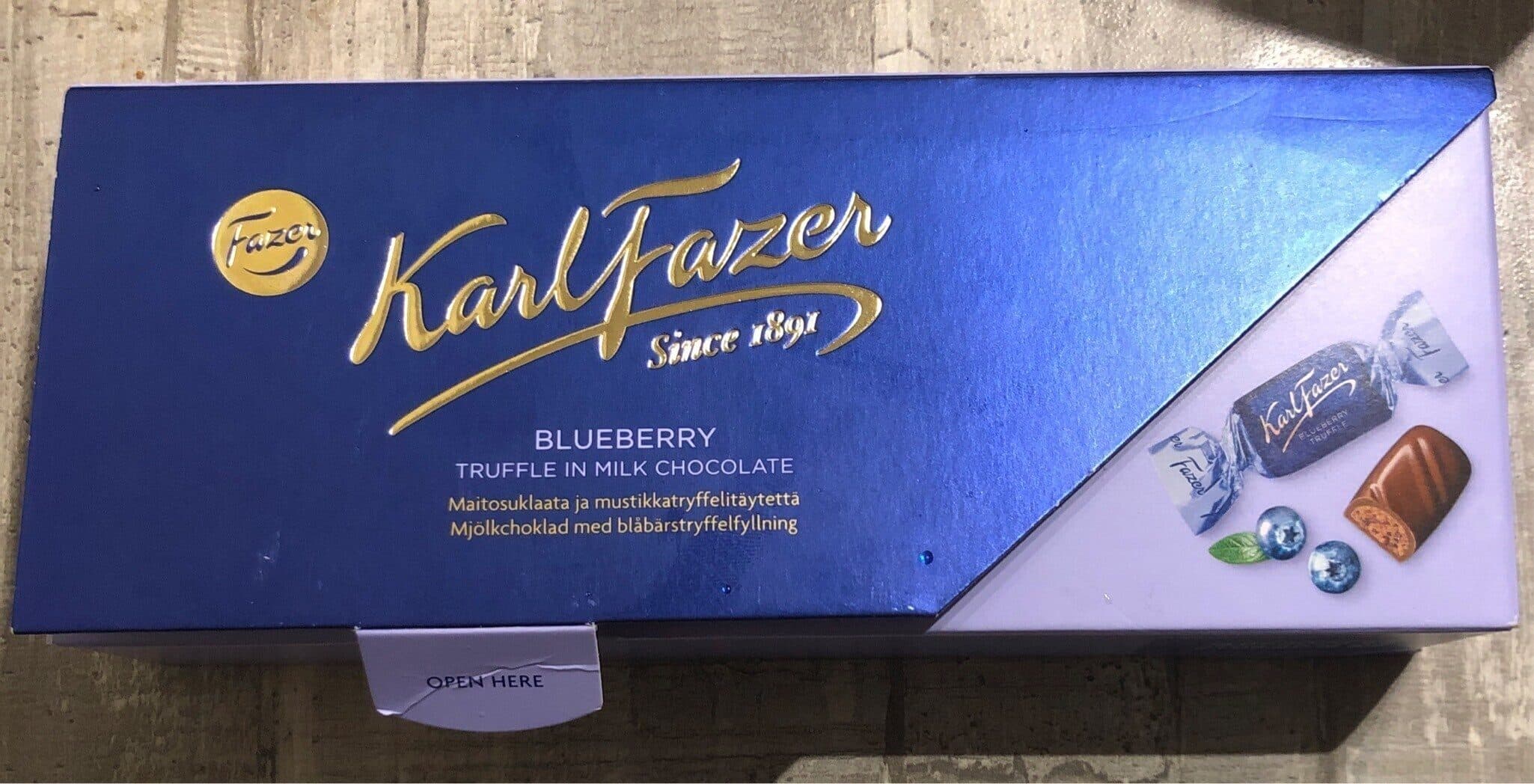 Fazer blueberry truffle in milk chocolate Blueberry Truffle In Milk Chocolate packshot