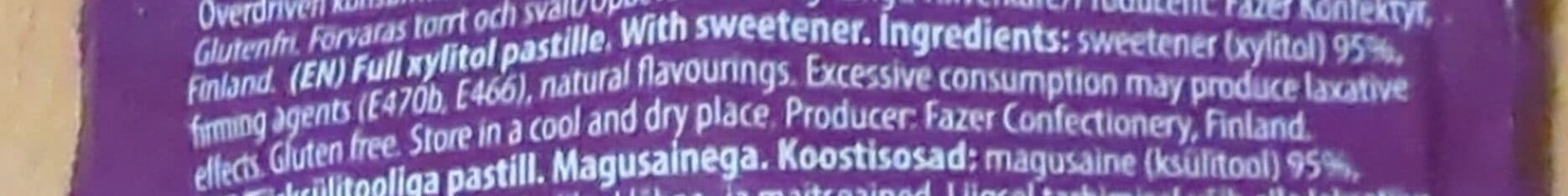 Xylimax Blueberry pastilles sweetened with 100% xylitol packshot