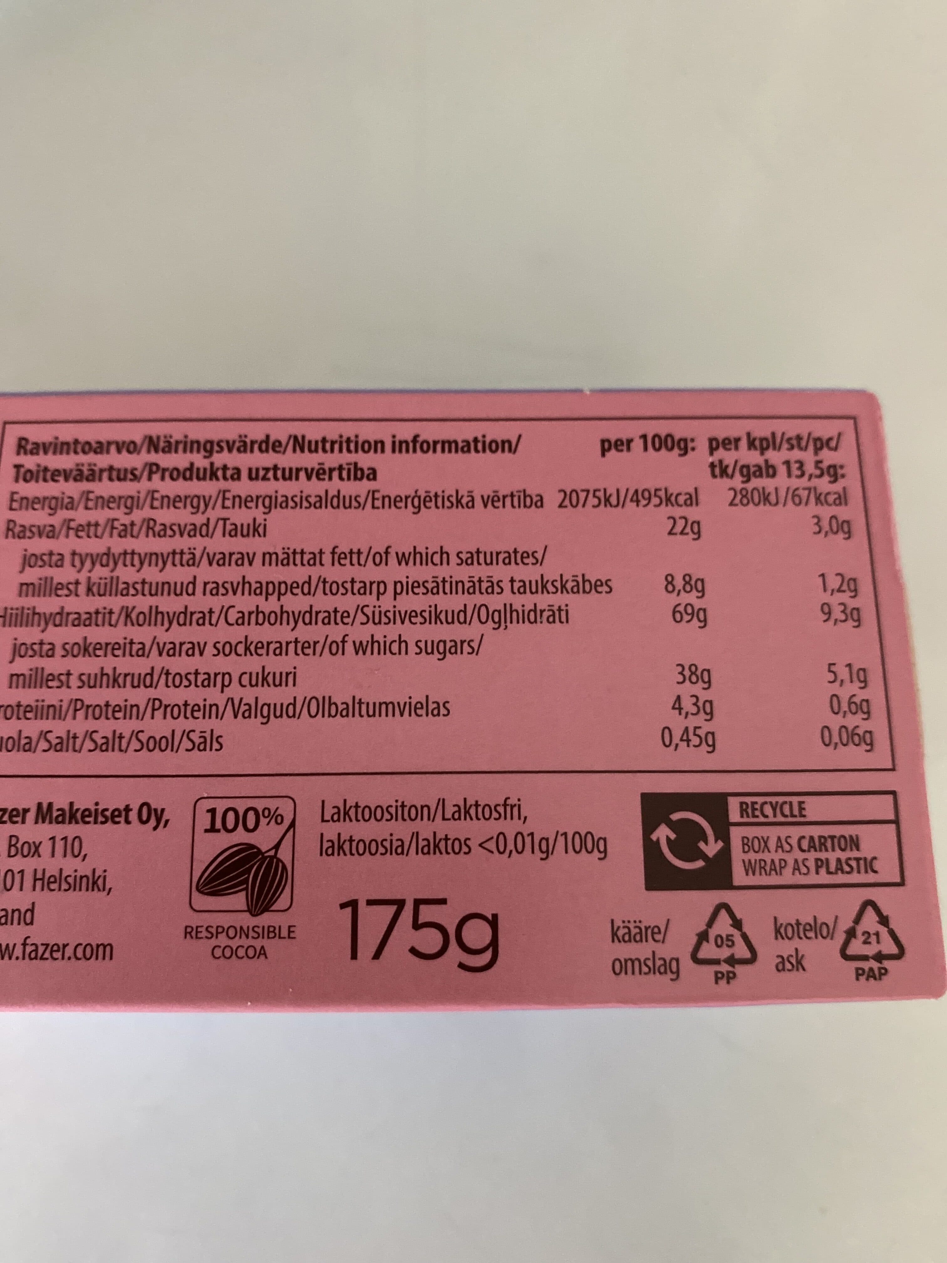 Fazer Domino Blueberry Pie packshot