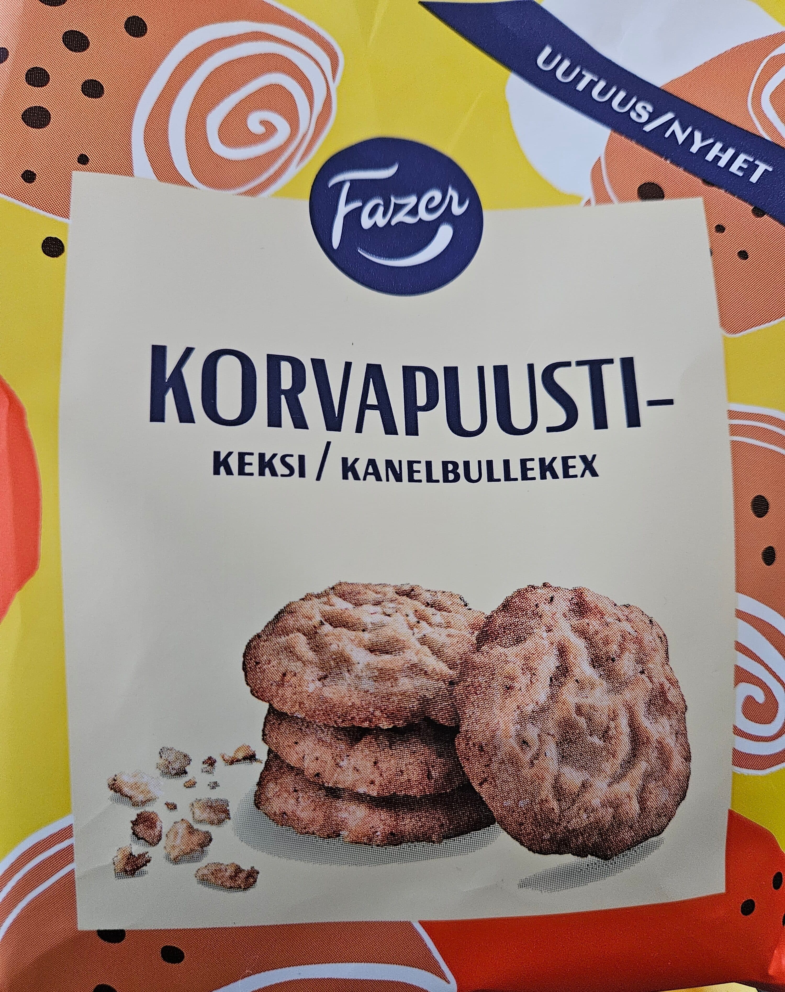 Fazer Cinnamon bun flavoured biscuits packshot