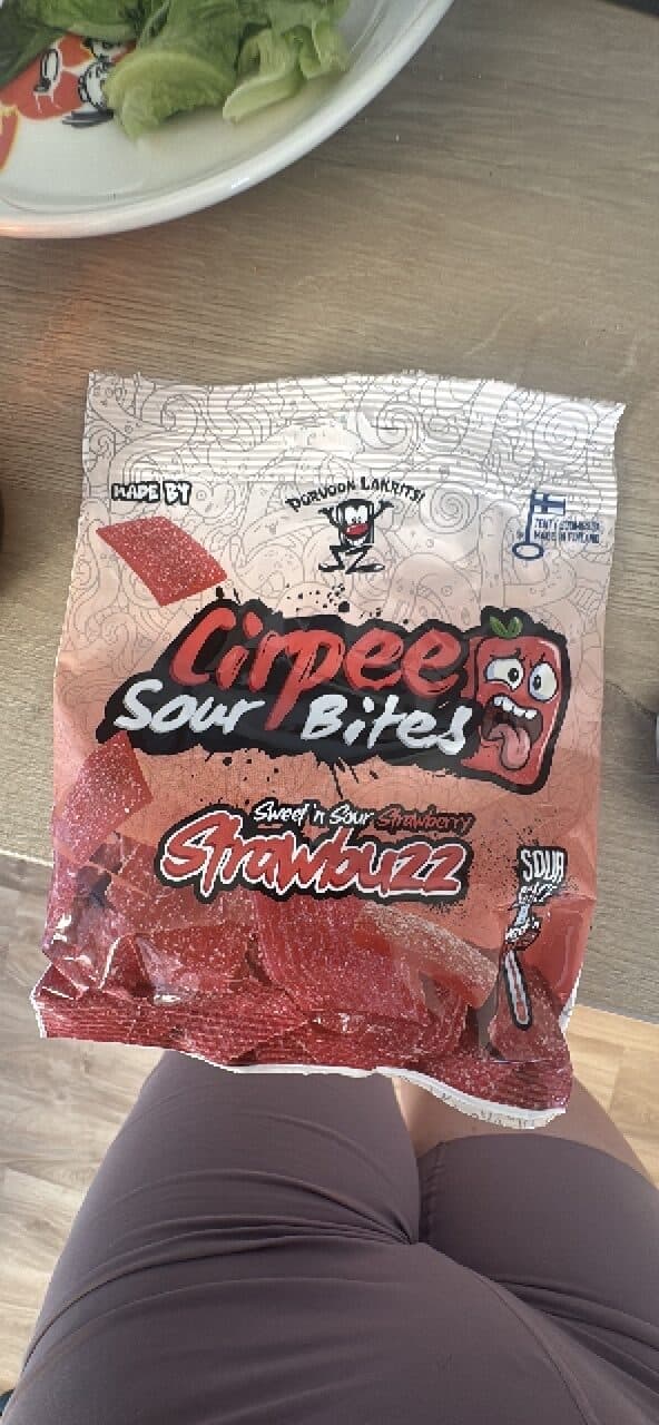 Porvoon Lakritsi Sour Bites Strawbuzz packshot