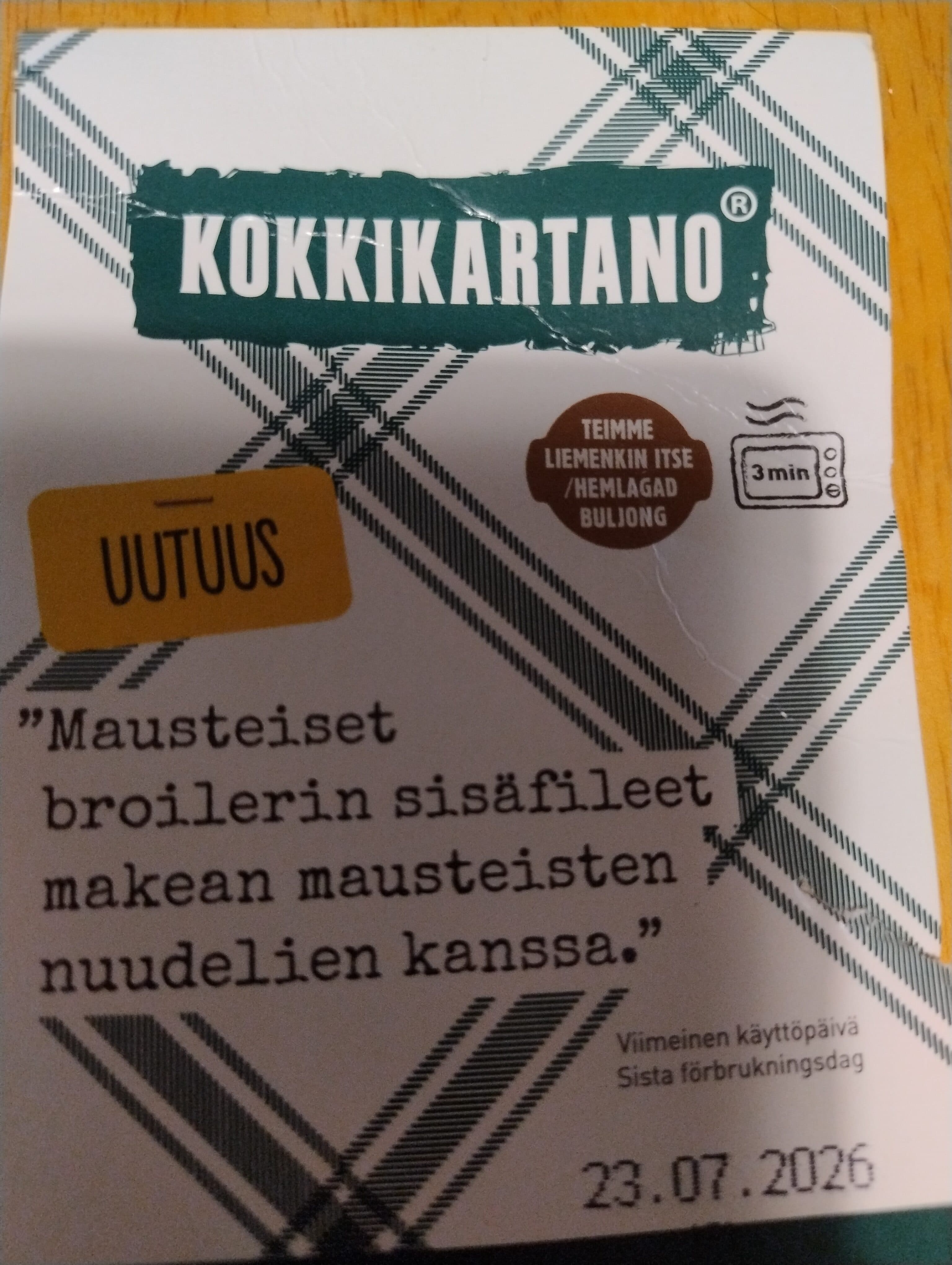 Kokkikartano Broilerin Sisäfilee Ja Nuudelia packshot