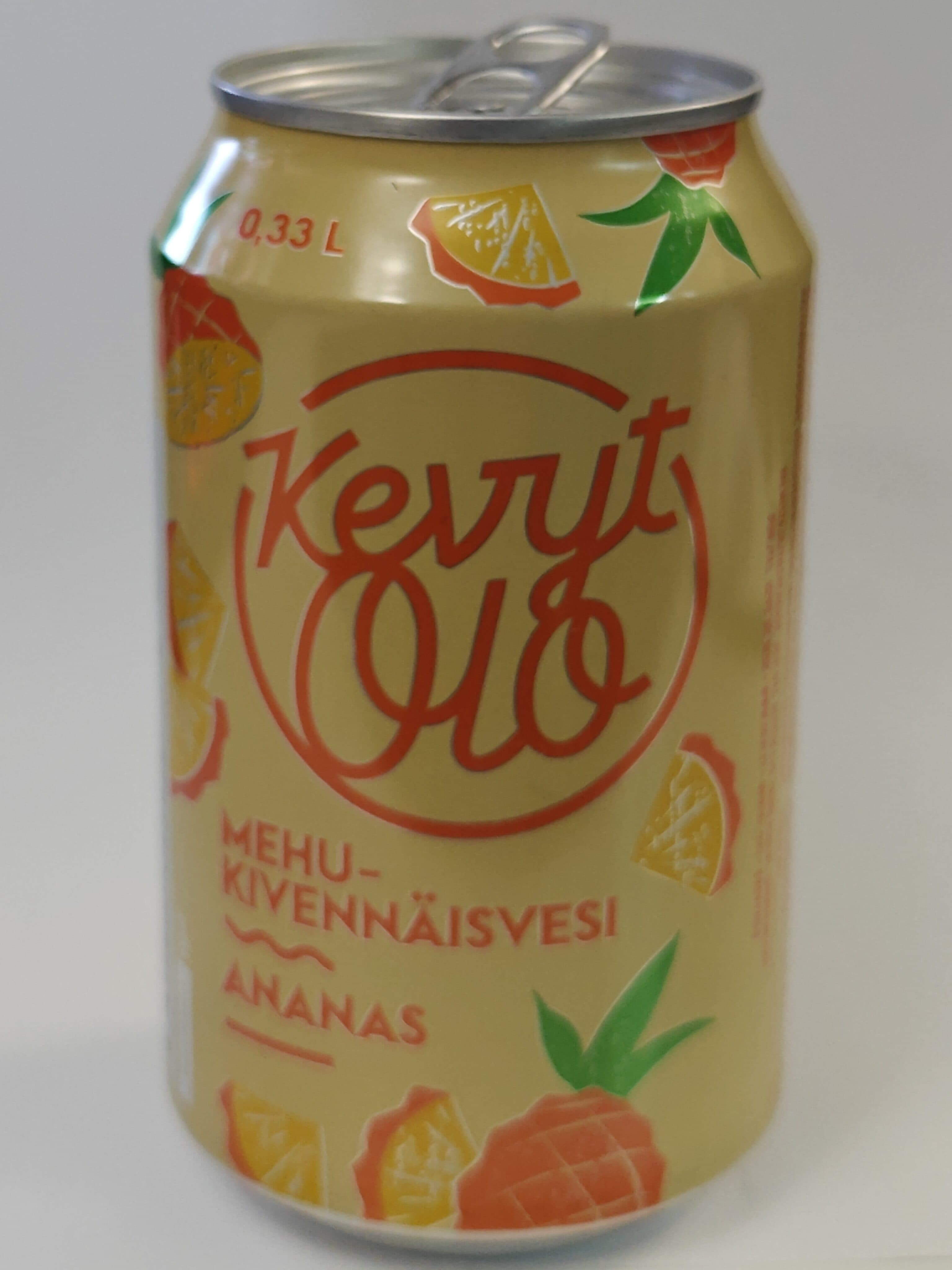 Kevyt Olo Ananas Mehu-Kivennäisvesi packshot