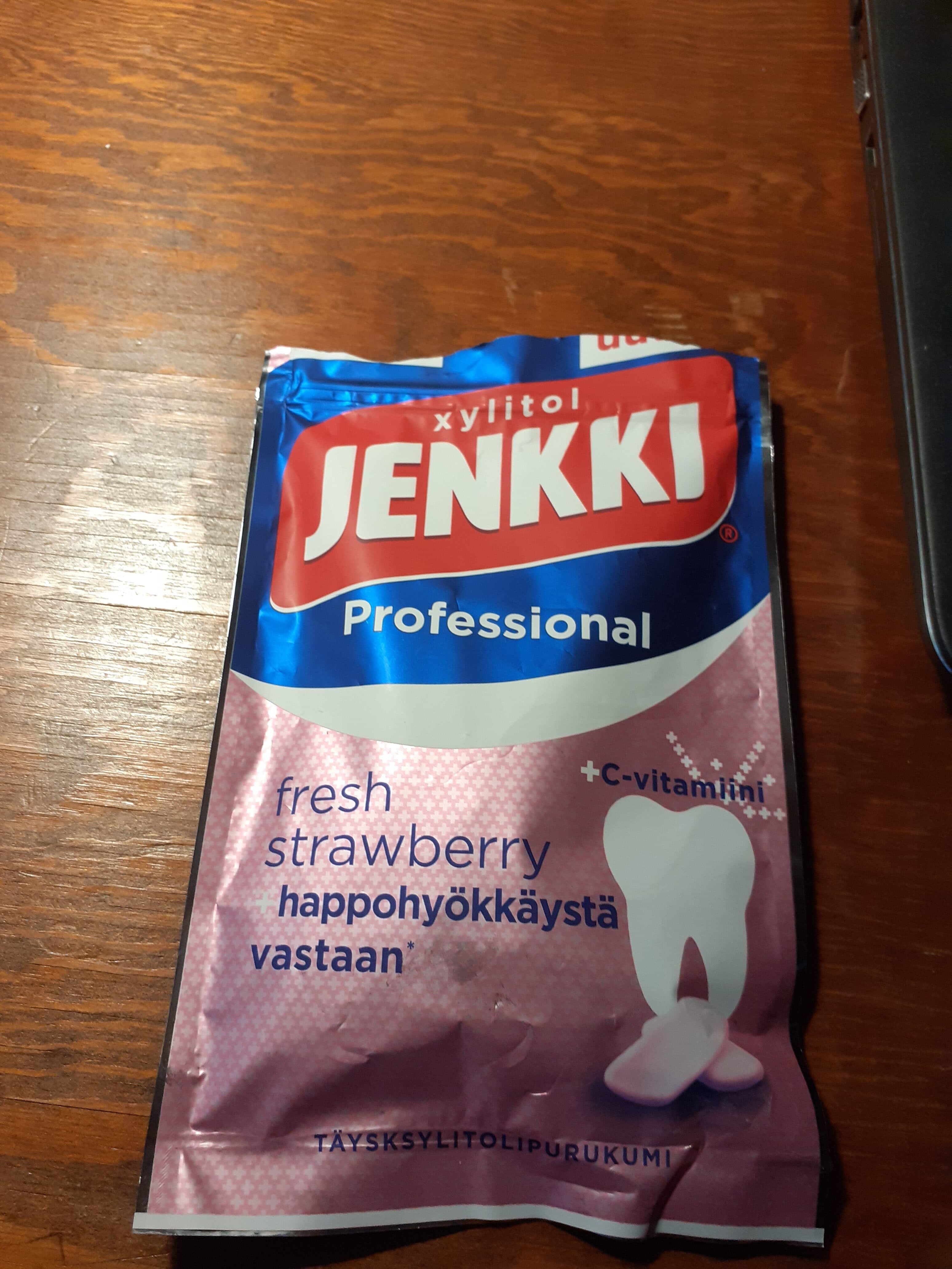 Jenkki Professional fresh strawberry purukumi packshot