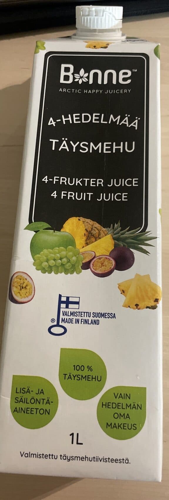 Bonne 4-hedelmää Täysmehu packshot