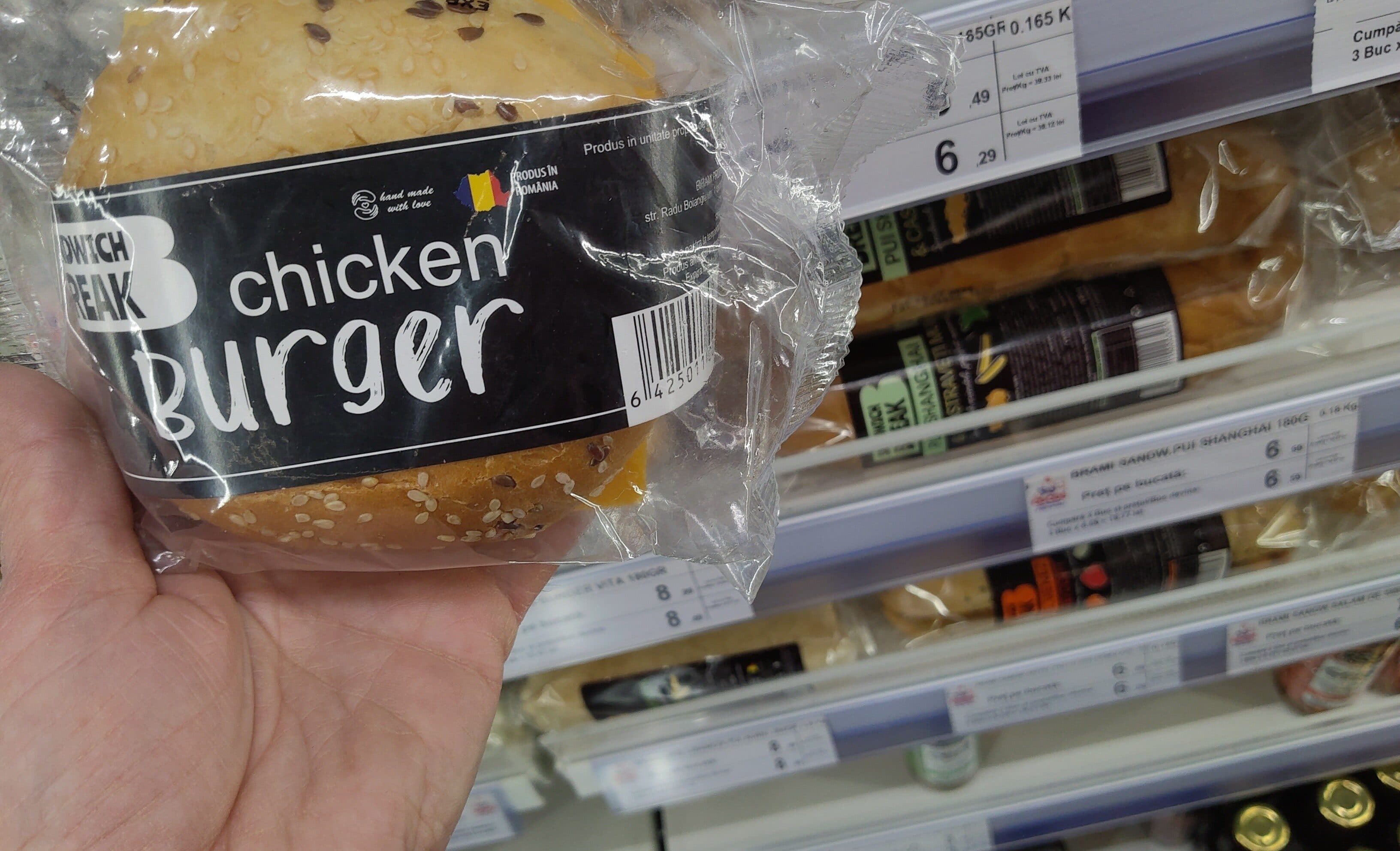chicken burger packshot