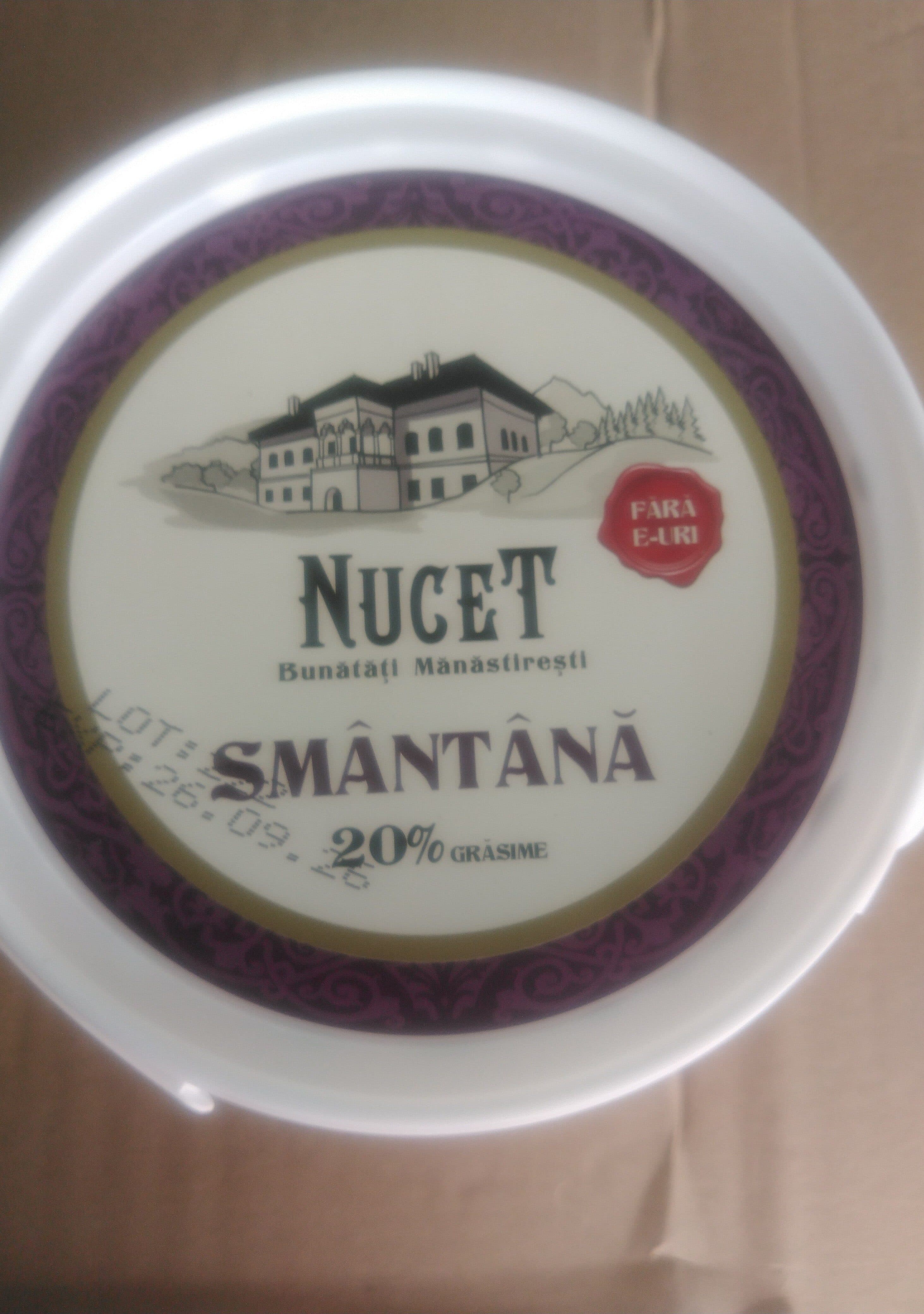 nucet nucet Smantana mare 20% packshot
