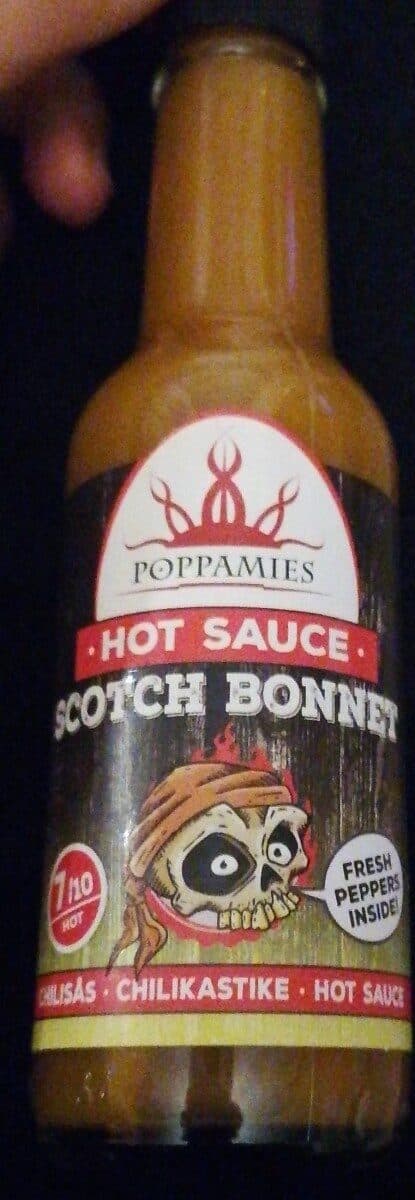 Scotch bonnet hot sauce packshot
