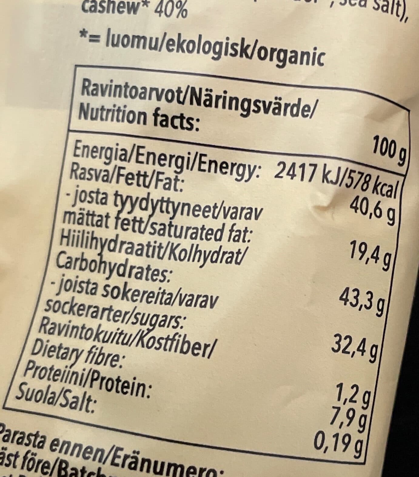 Foodin Valkosuklaa cashew packshot