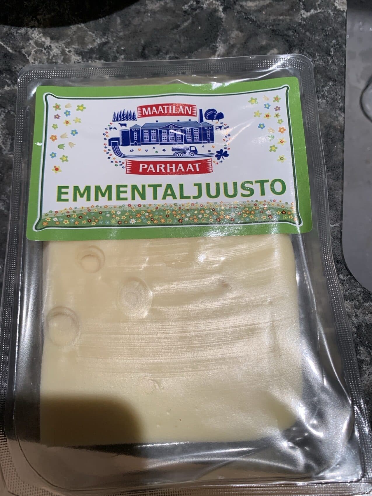 Maatilan Parhaat Emmentaljuusto packshot