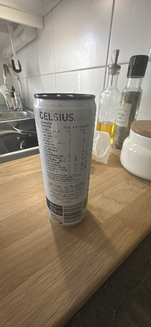 Celsius Sparkling Lemon Lime packshot