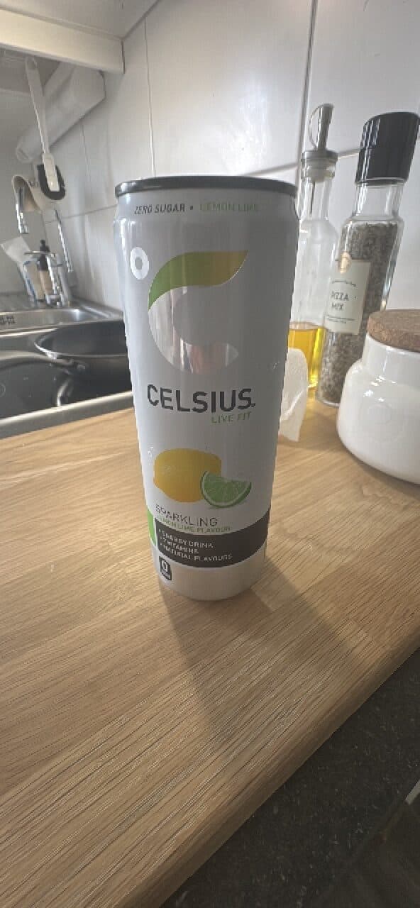 Celsius Sparkling Lemon Lime packshot