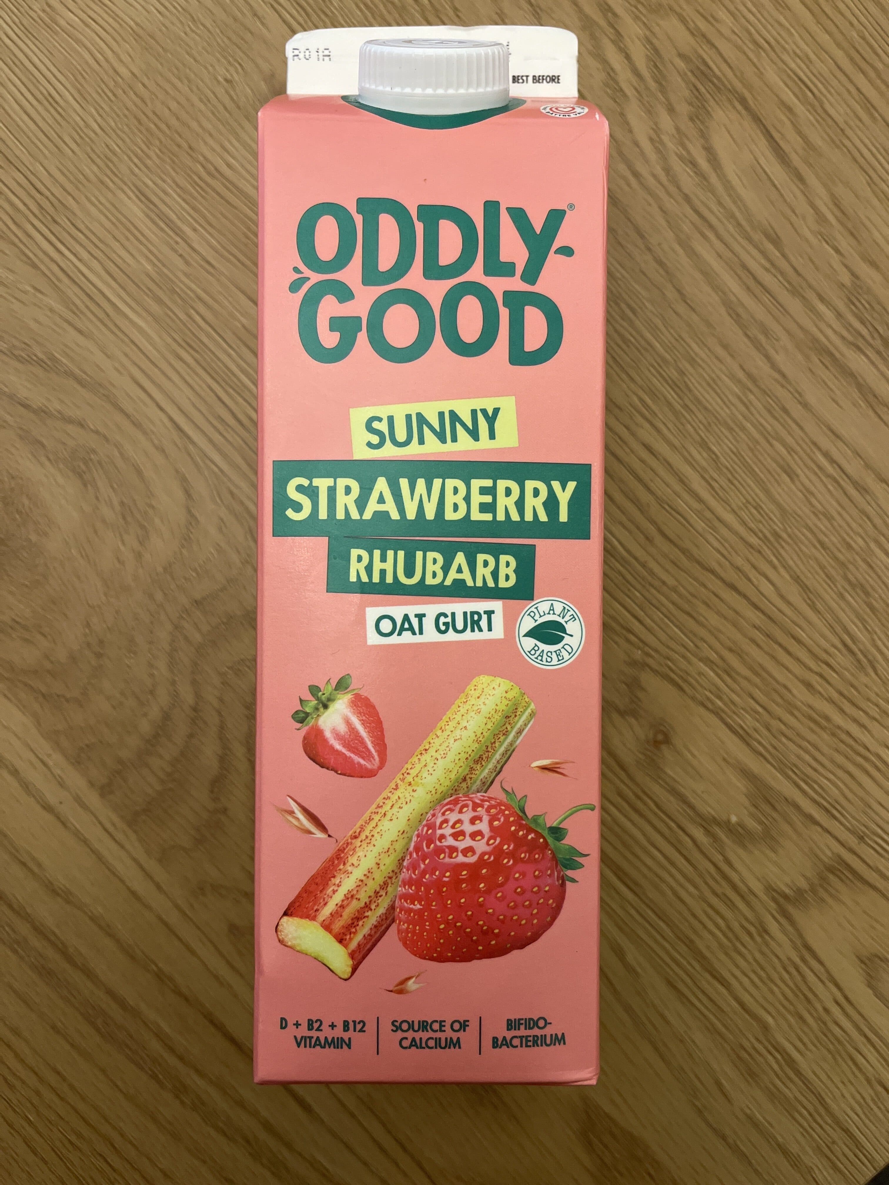 Oddlygood Sunny Strawberry Rhubarb Oat Gurt packshot