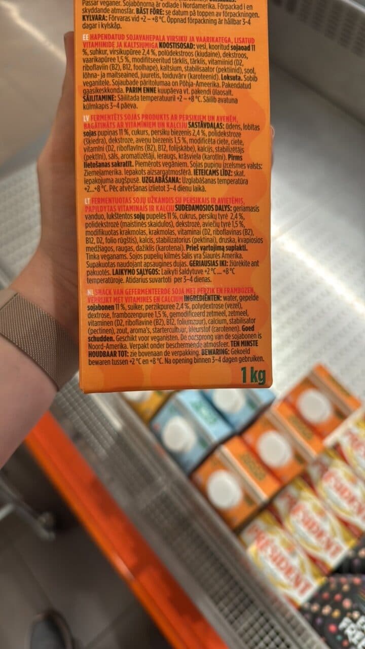 Oddlygood Juicy peach & raspberry soygurt packshot