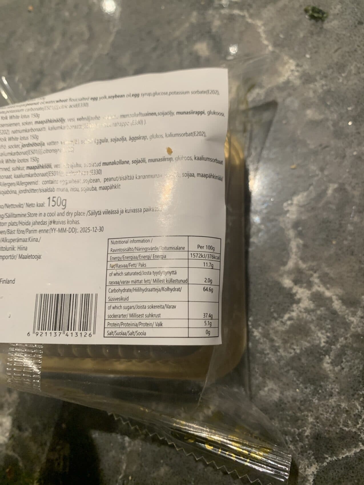 Oy Golden Crop Moon Cake packshot