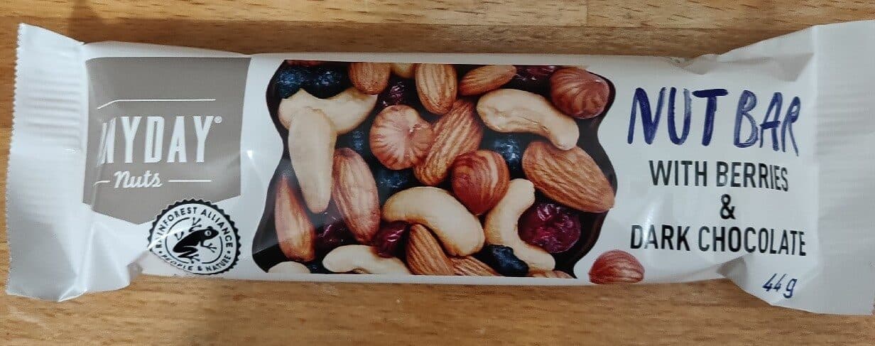 Anyday nuts Nut bar with berries & touch of dark chocolate packshot