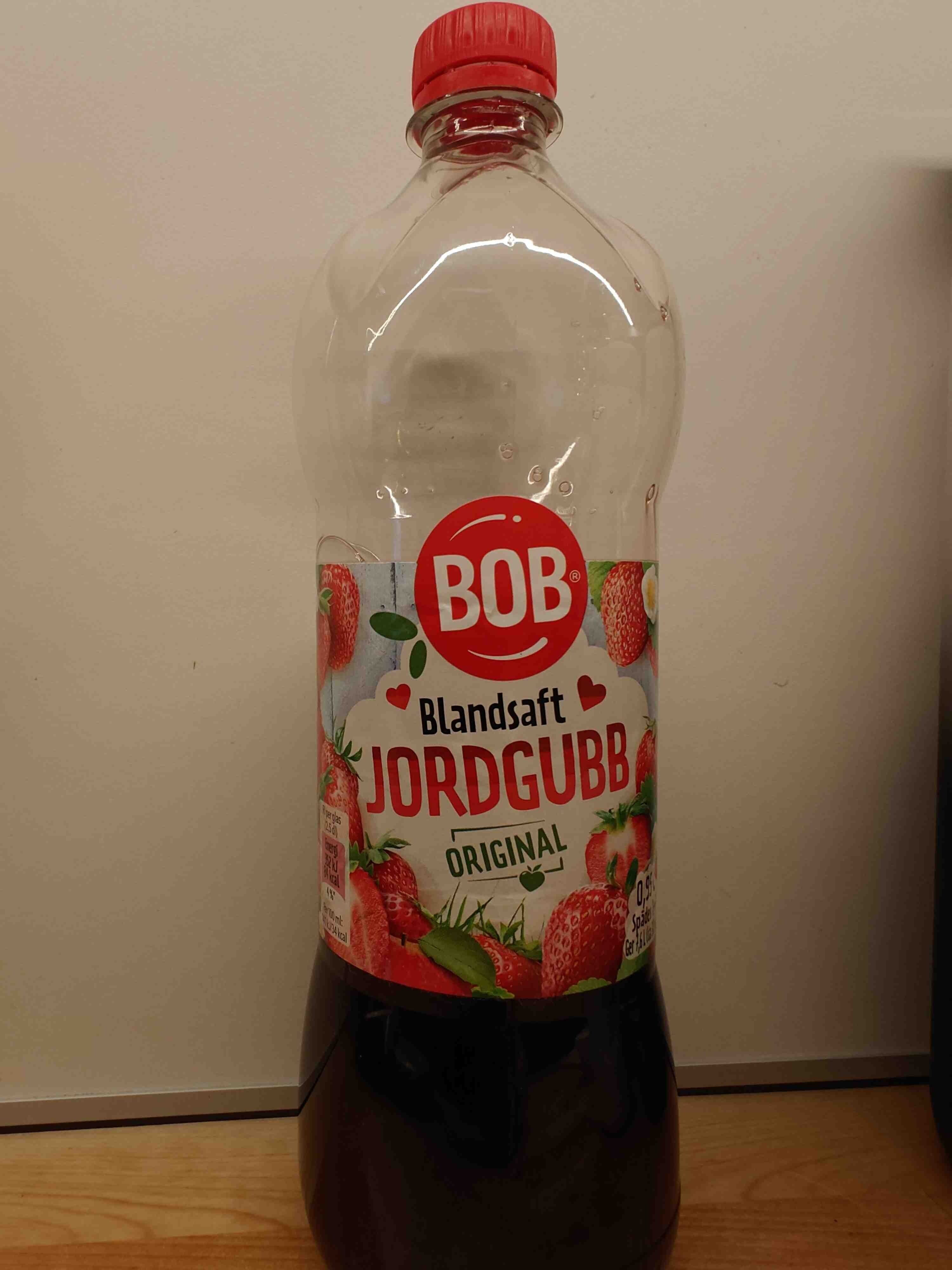BOB BOB Mansikka Mehutiiviste packshot