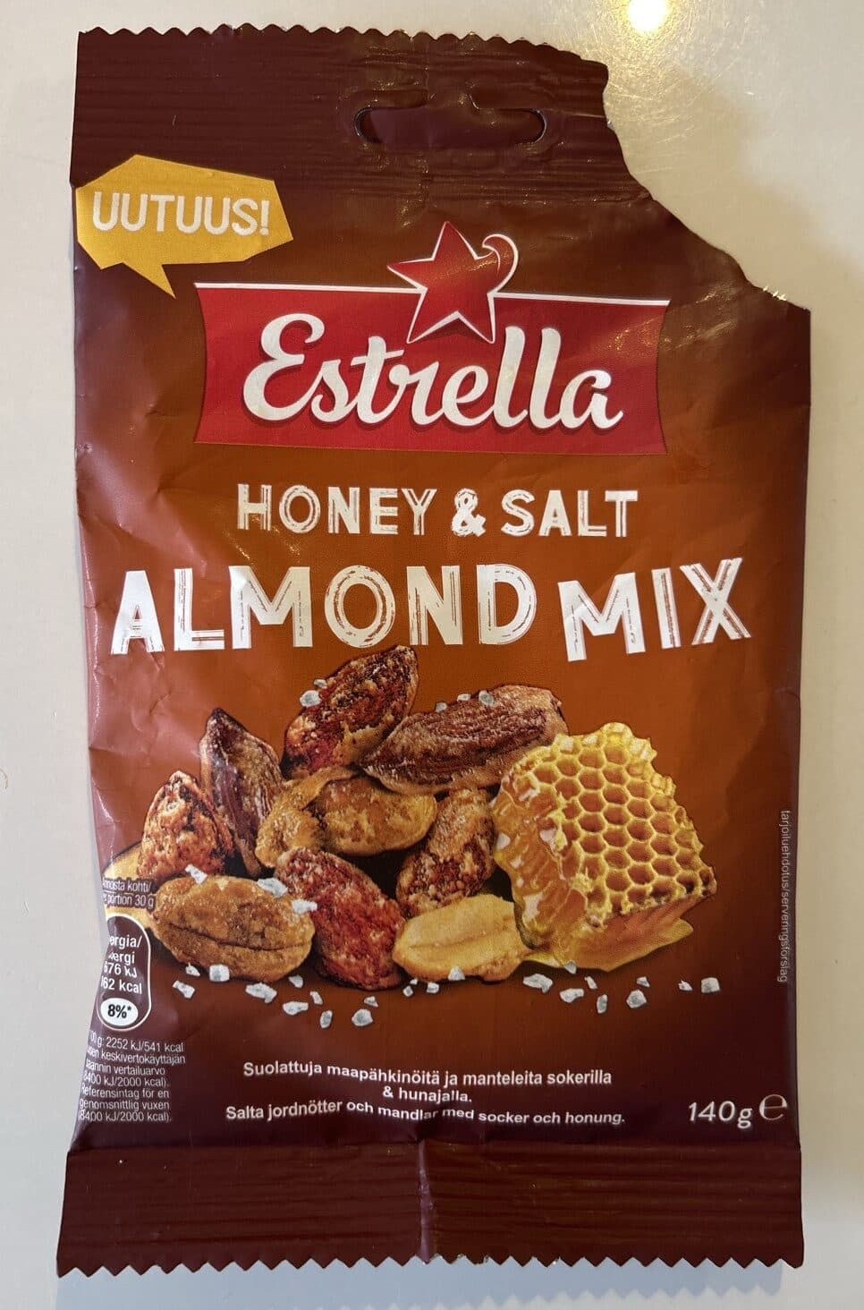Estrella Almond Mix Honey And Salt packshot