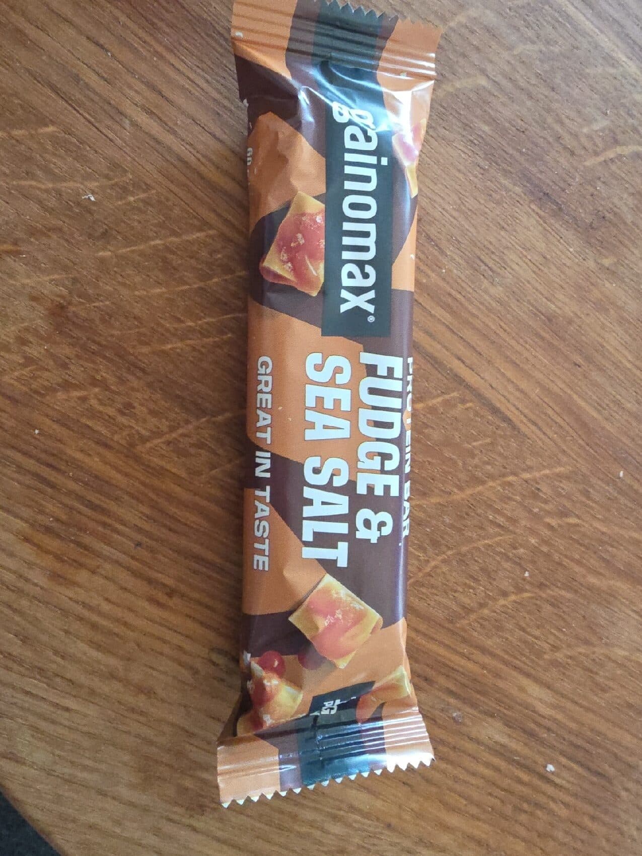 Gainomax Fudge Sea Salt Protein Bar packshot