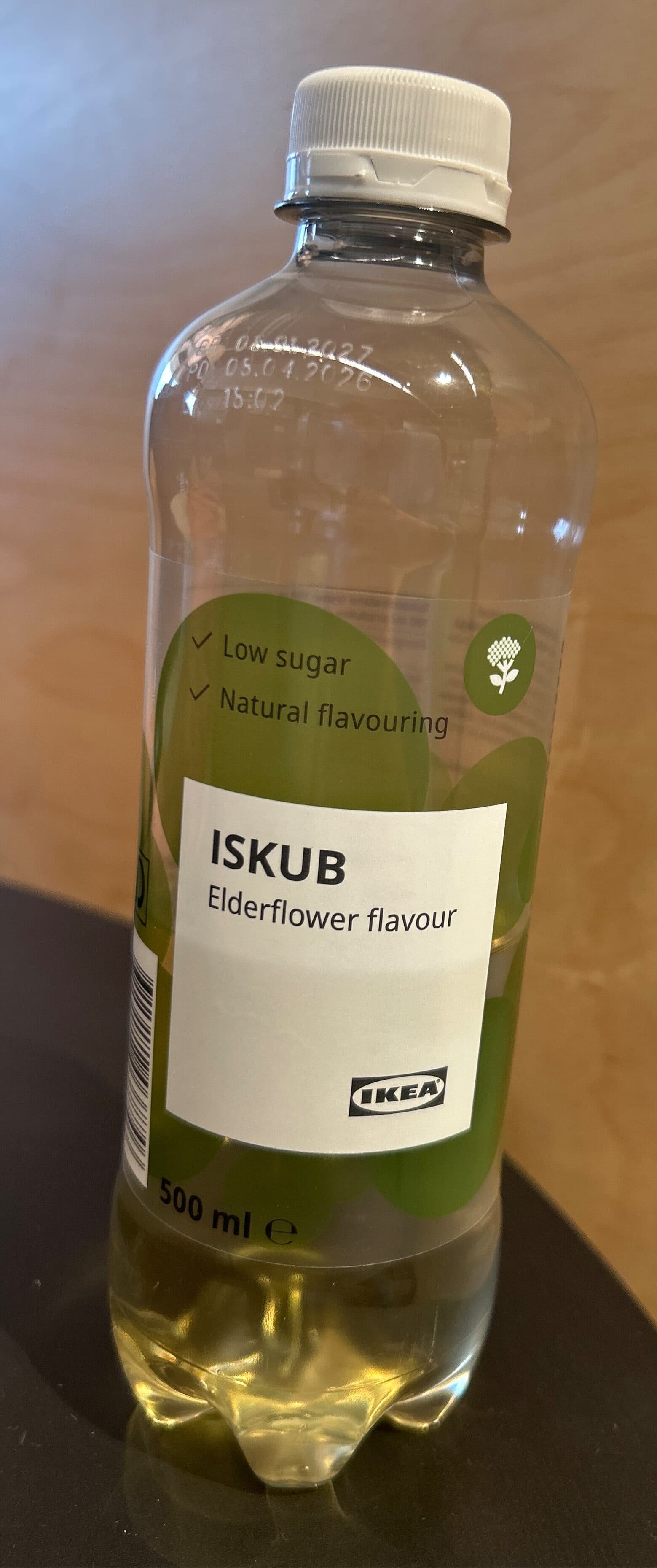 Gazuotas šeivamedžio skonio gaivusis gėrimas su cukrumi ir saldikliais packshot