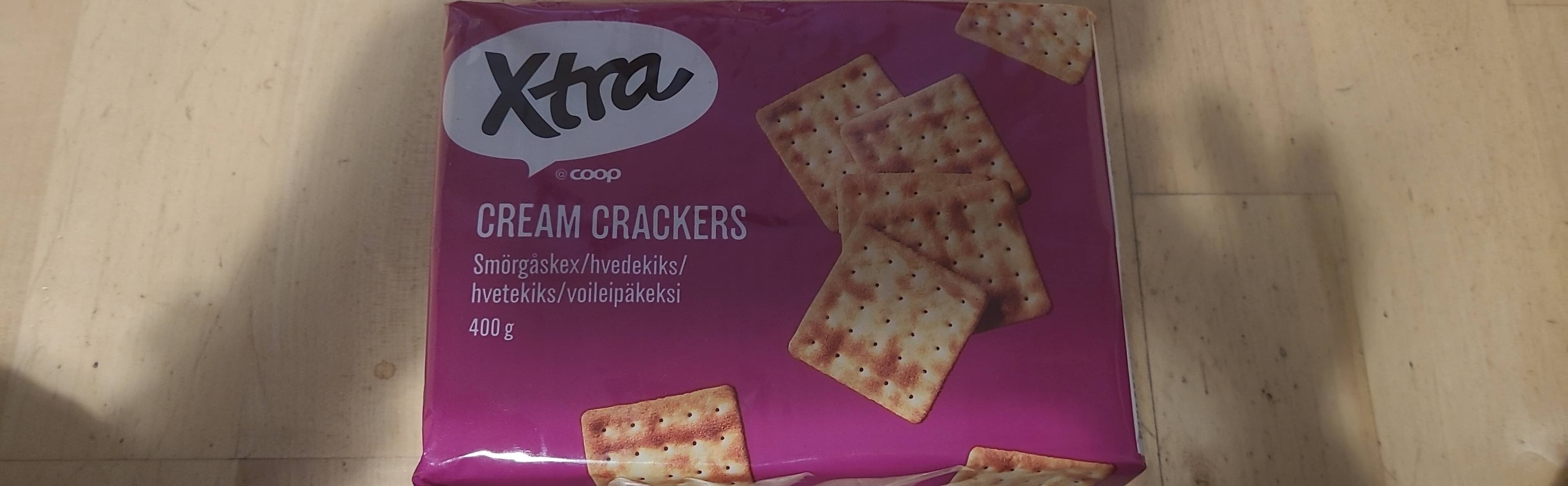 Coop Xtra cream crackers packshot