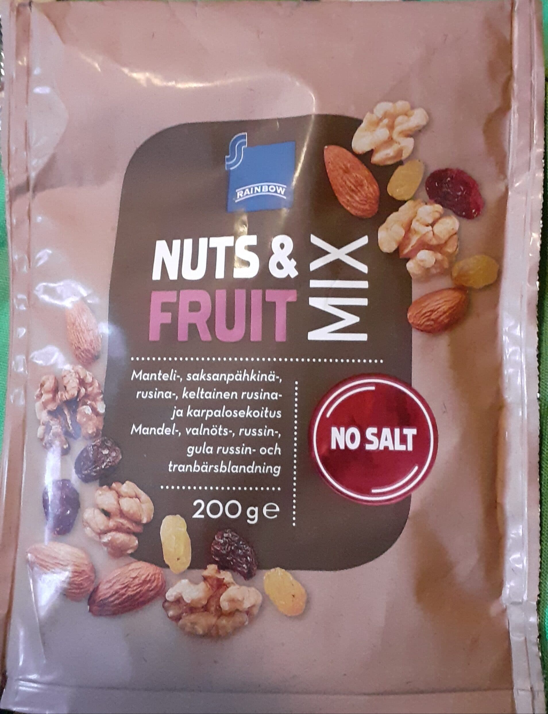Rainbow Nuts & fruit mix packshot
