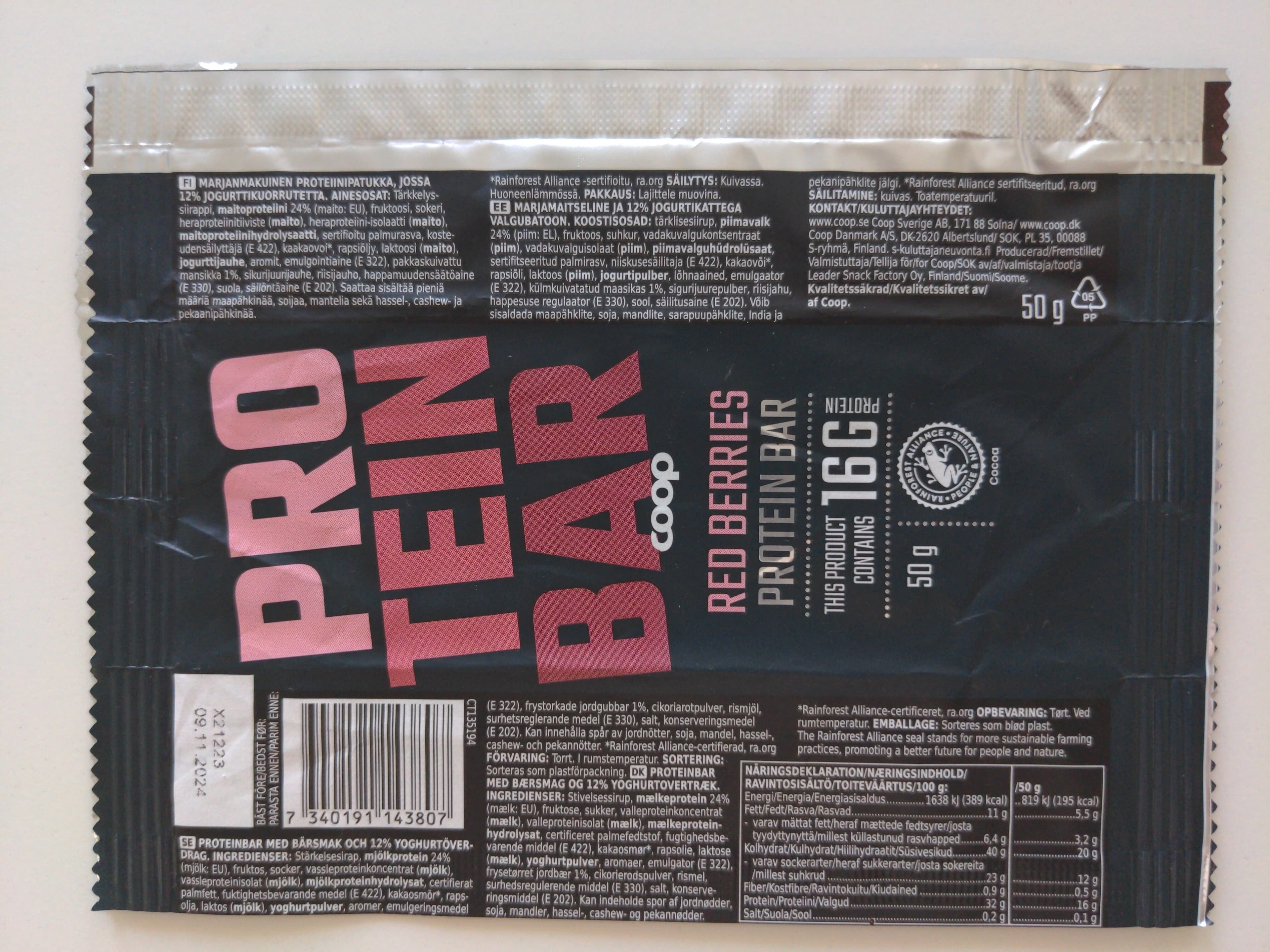 Coop red berries protein bar packshot