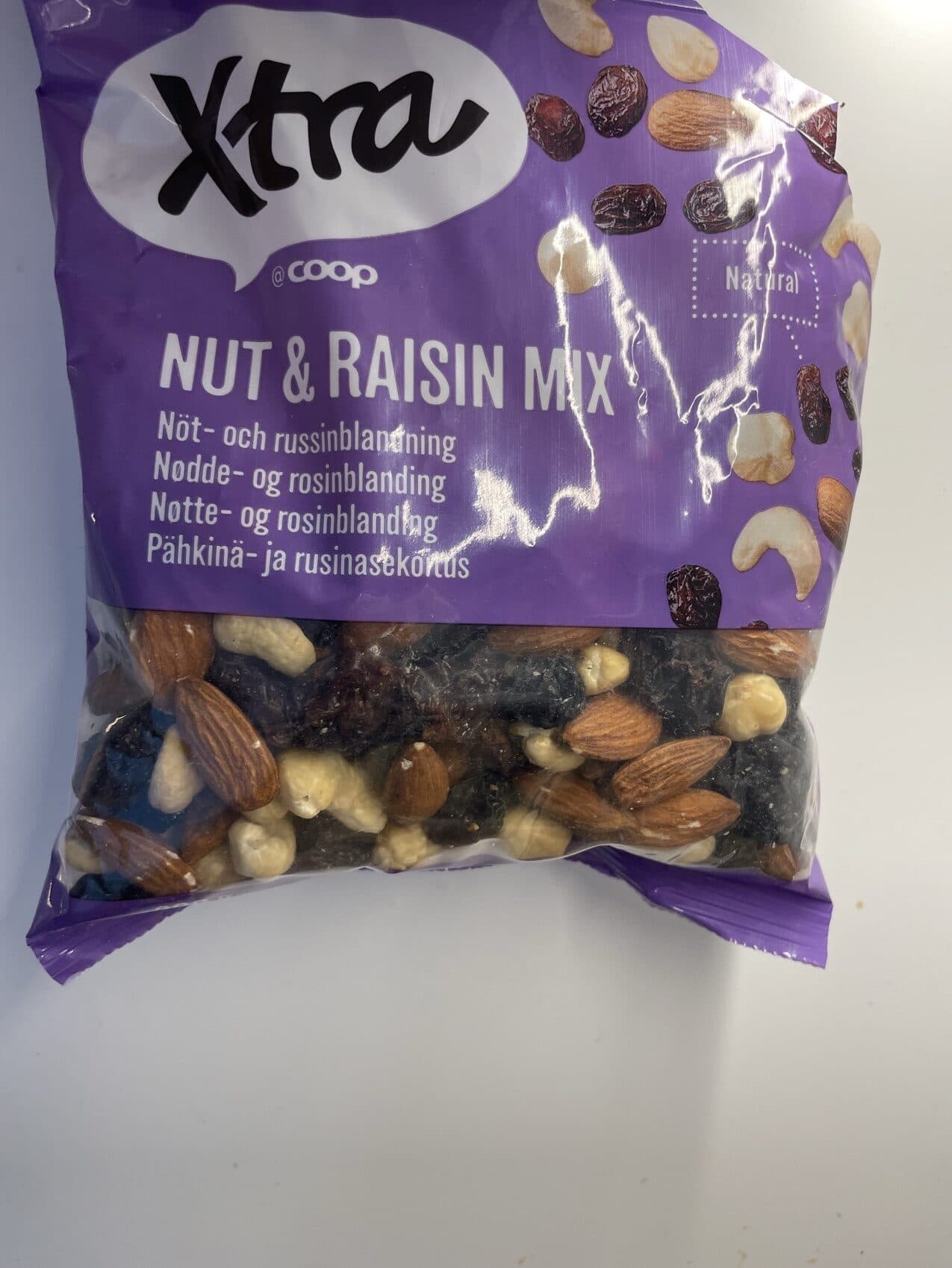 Xtra Nut & Raisin Mix packshot