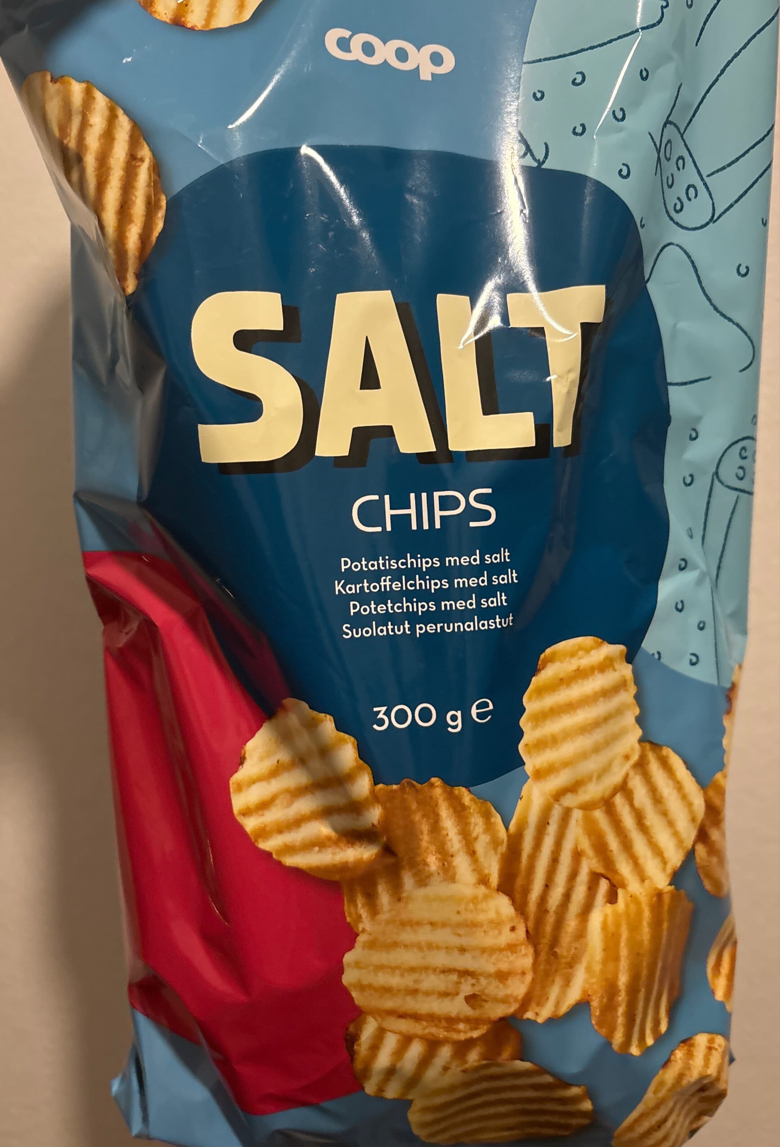 Coop Salt Chips packshot