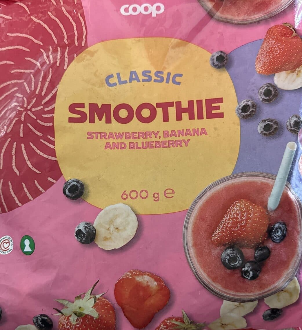 Coop Strawberry, Banana and Blueberry Smoothie Mix packshot