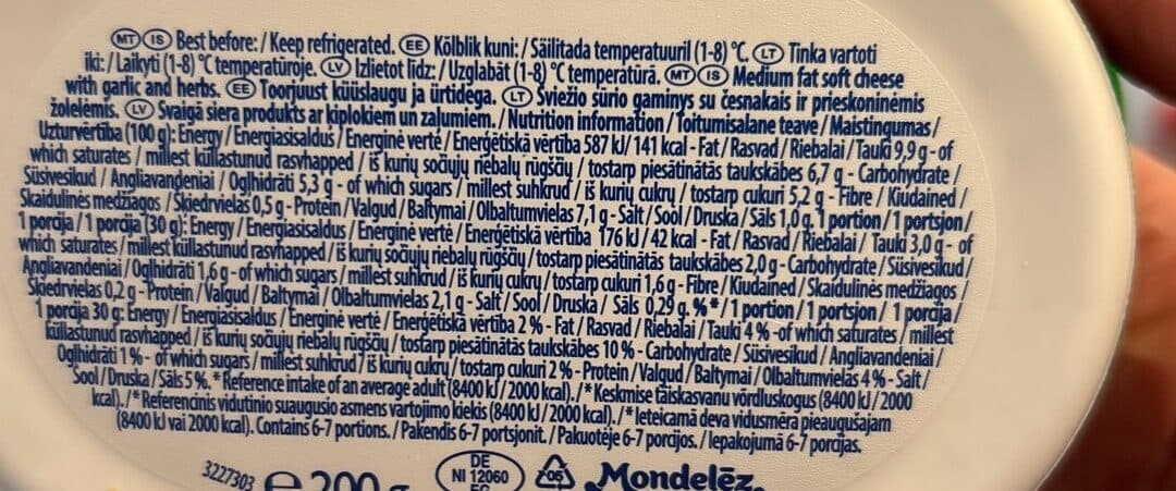 Philadelphia Garlic & Herbs Medium Fat Soft Cheese packshot