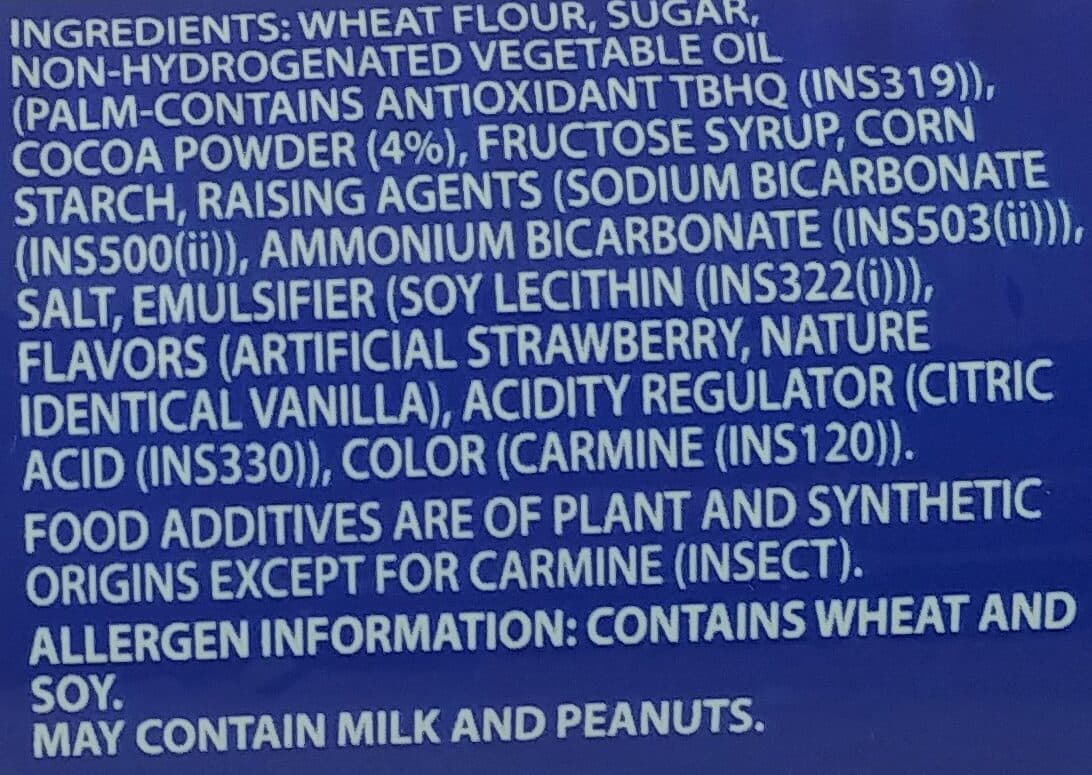 Mondelez Oreo Strawberry Creme Biscuits packshot