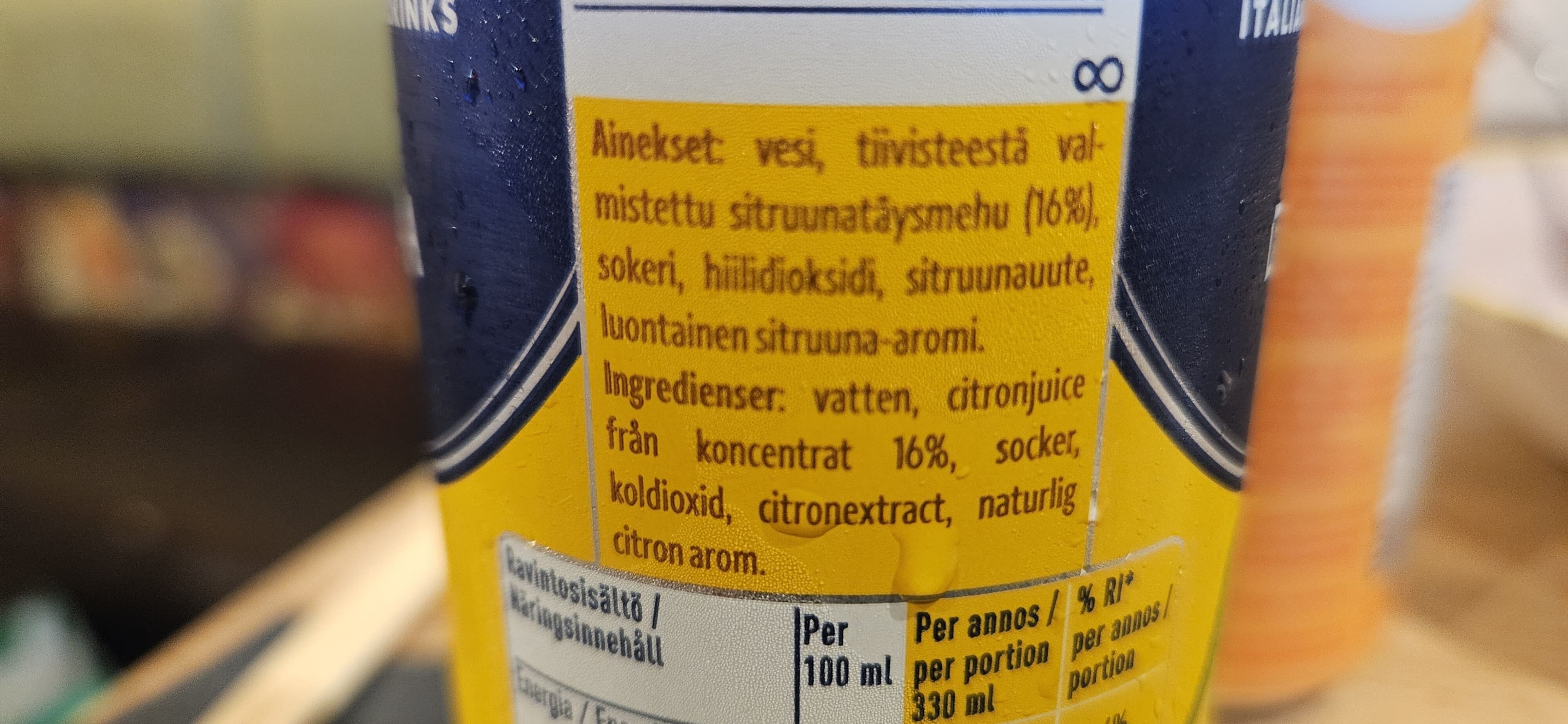 San Pellegrino Limonata packshot